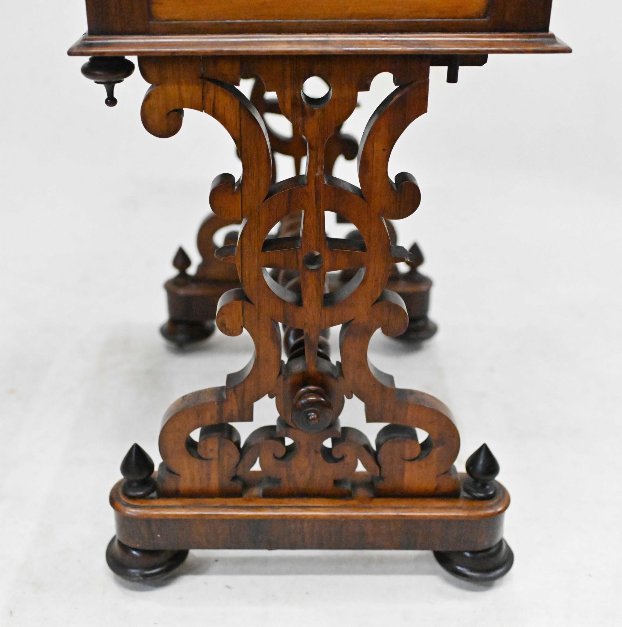 Antiker viktorianischer Spieltisch Chess Backgammon 1840 (Rosenholz) im Angebot