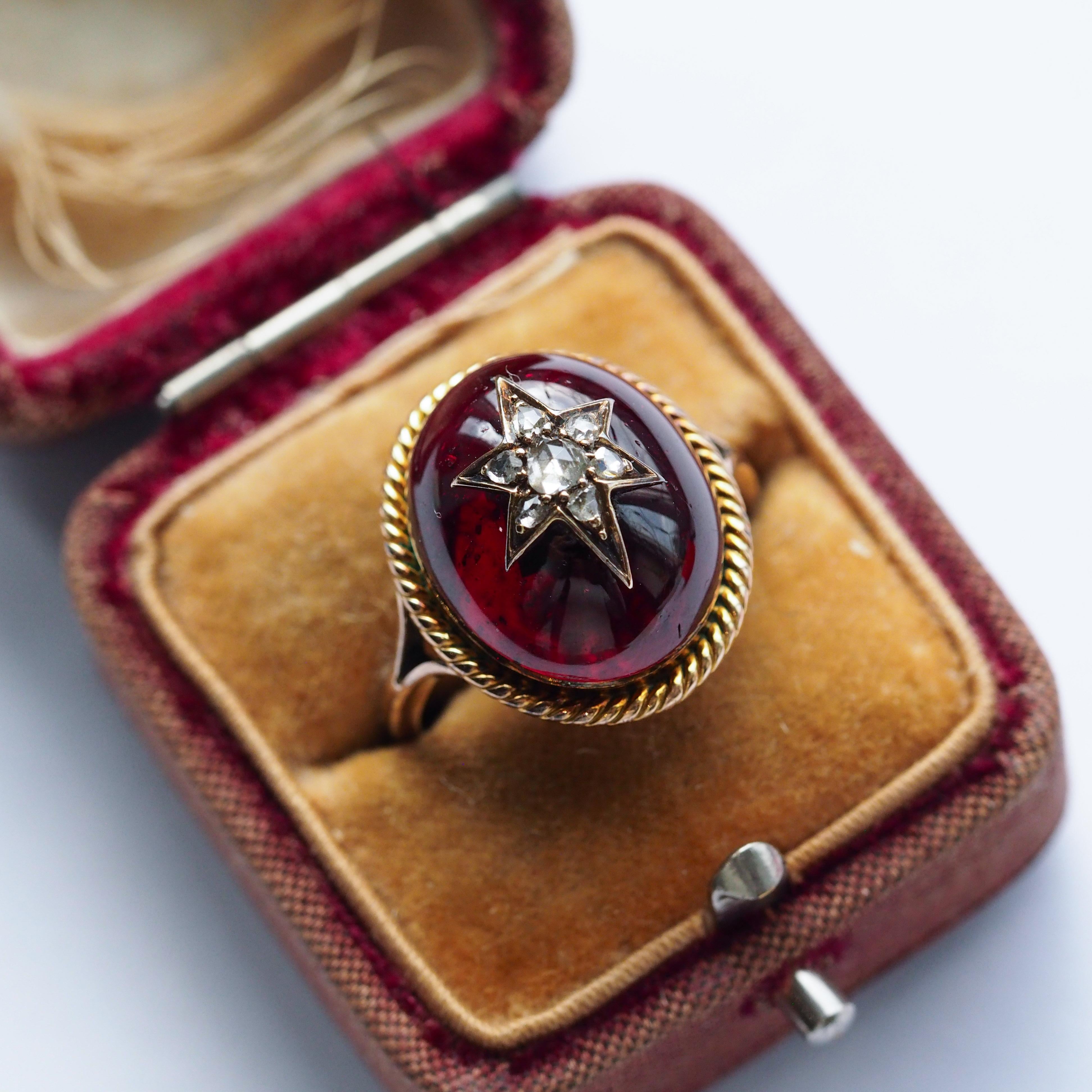 Antiquité Victorienne Garnet & Diamond Cabochon & Star Rose Cut Gold Ring - c.1880 4