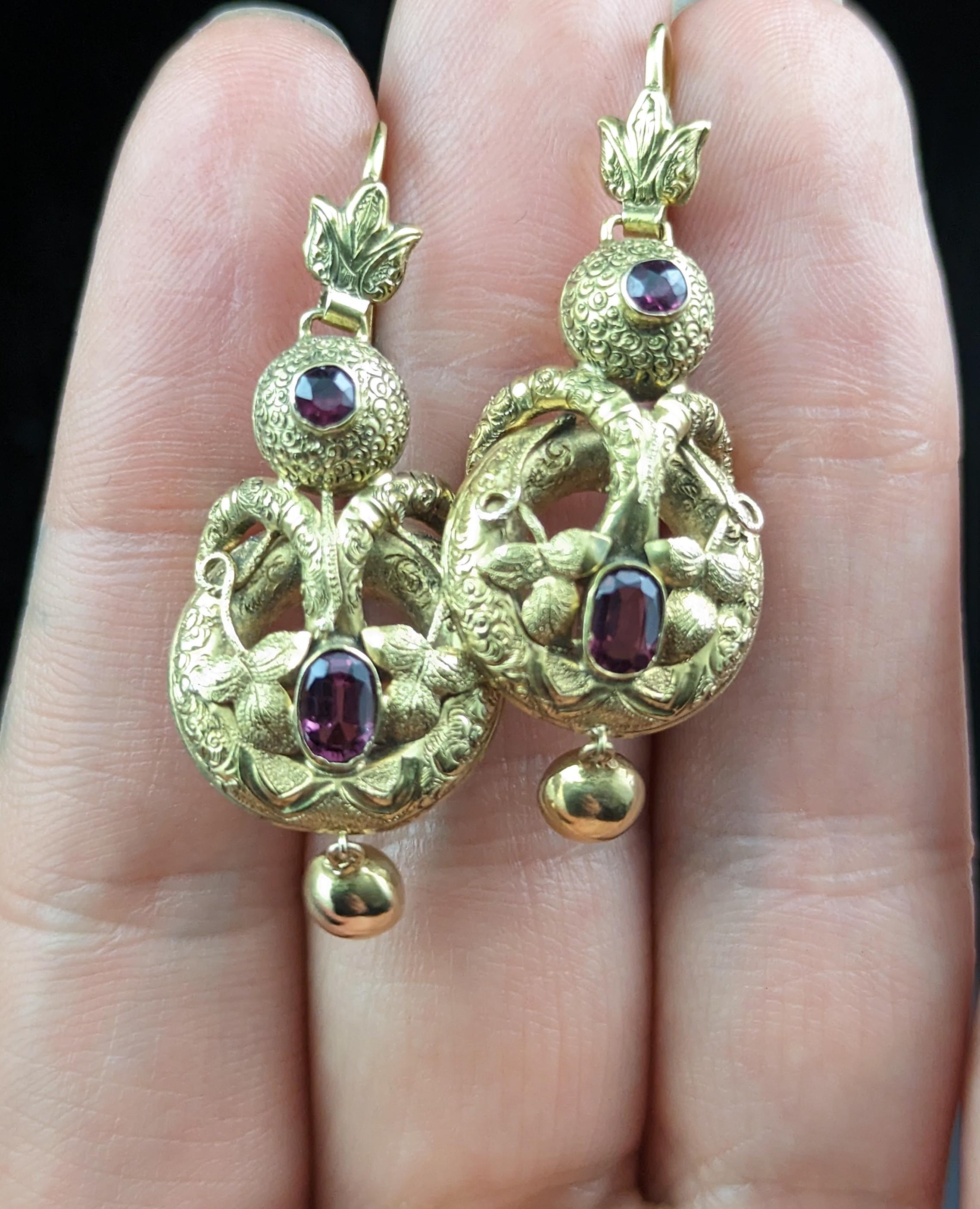 Antique Victorian Garnet Drop Earrings, 18 Carat Gold, Leaves and Vine For Sale 1