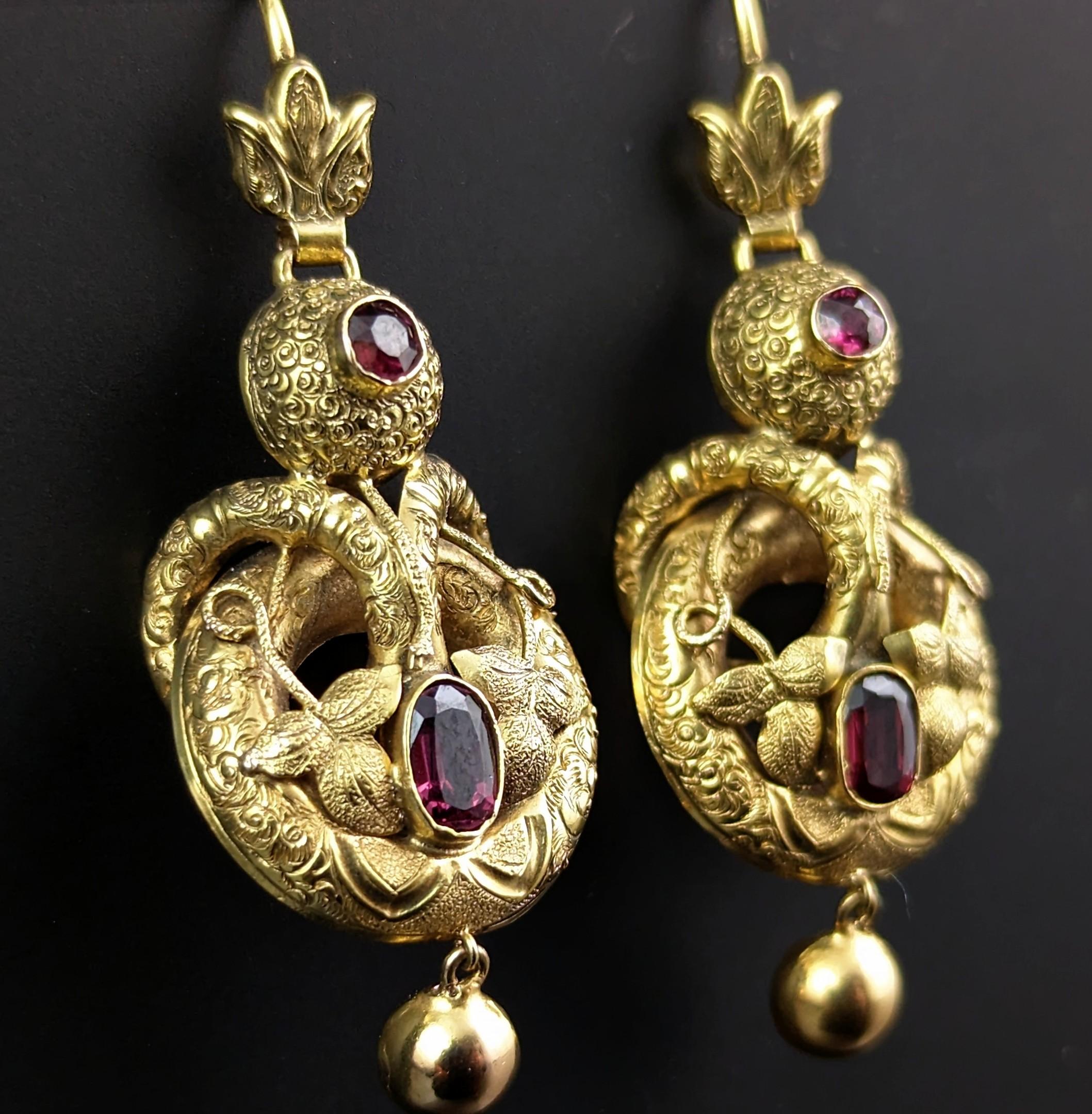 Antique Victorian Garnet Drop Earrings, 18 Carat Gold, Leaves and Vine For Sale 4