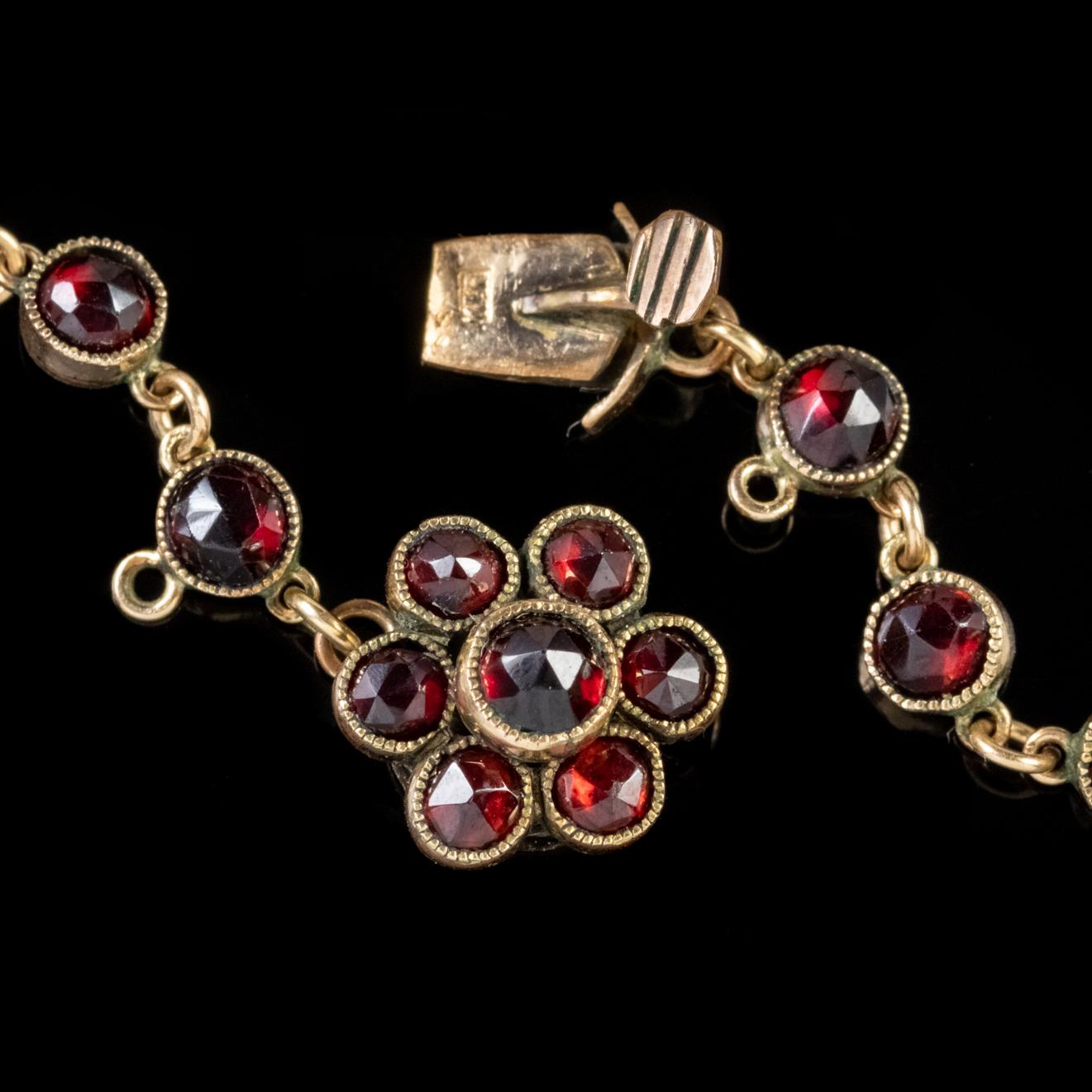 Antique Victorian Garnet Dropper Necklace Gold, circa 1880 3