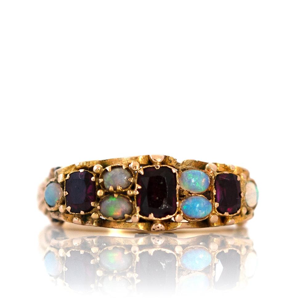 Antique Victorian Garnet Opal 15ct Gold Ring In Good Condition For Sale In London, GB