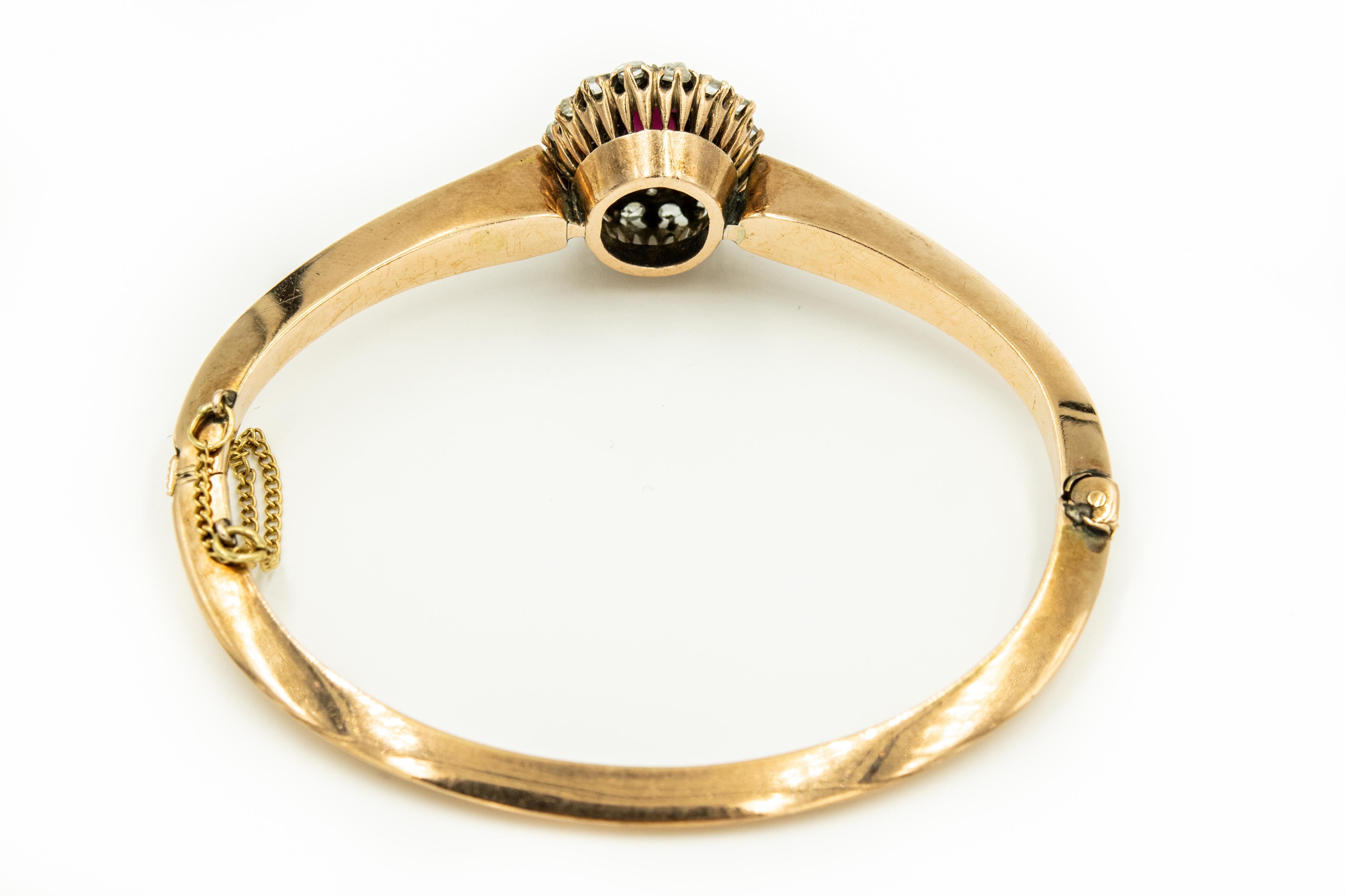 Women's Antique Victorian Garnet Rose Cut Diamond Gold Bangle Bracelet For Sale