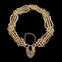 Antique Victorian Gate Bracelet in 9 Carat Gold with Heart Padlock, circa 1900