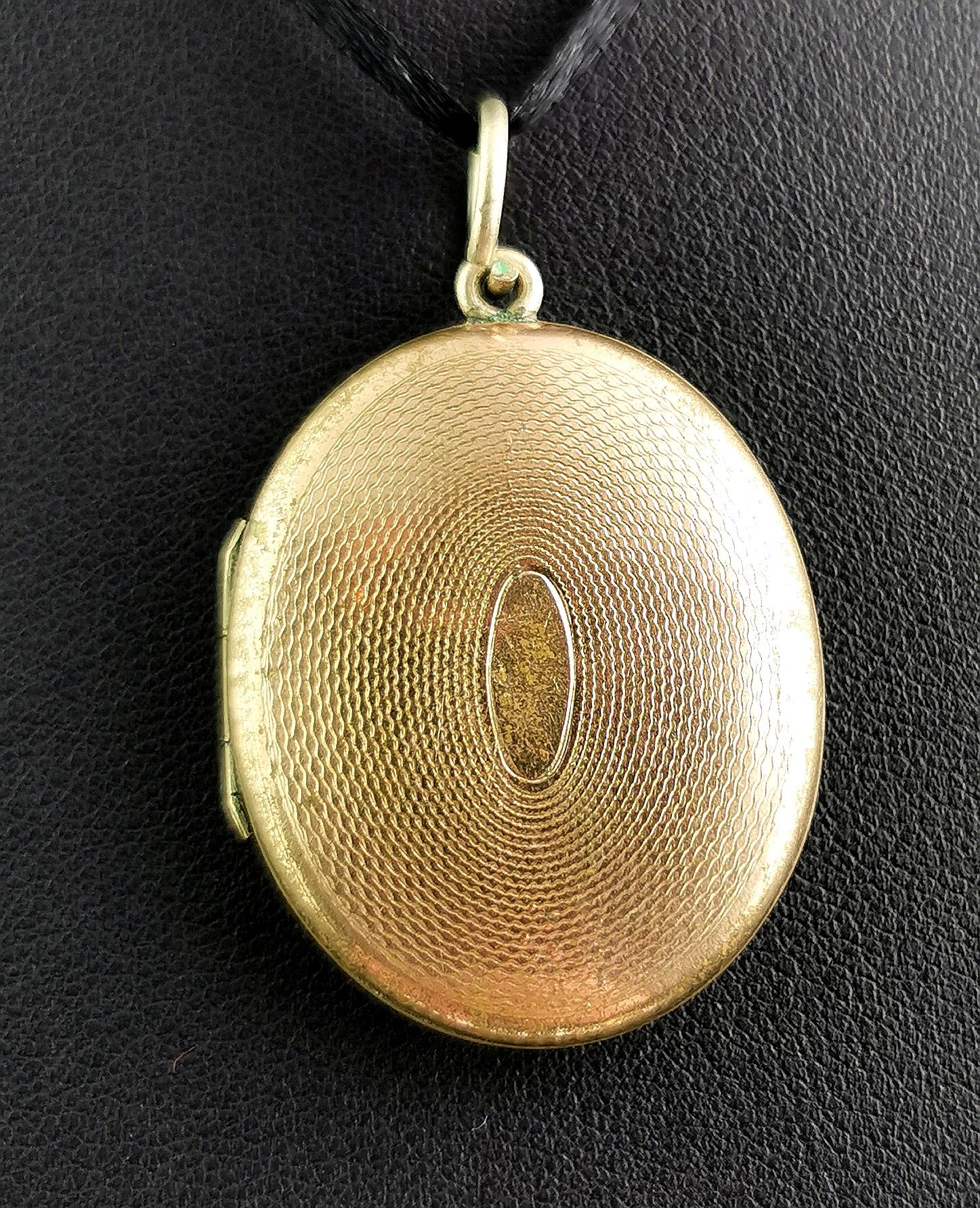 Antique Victorian gilt locket pendant  7