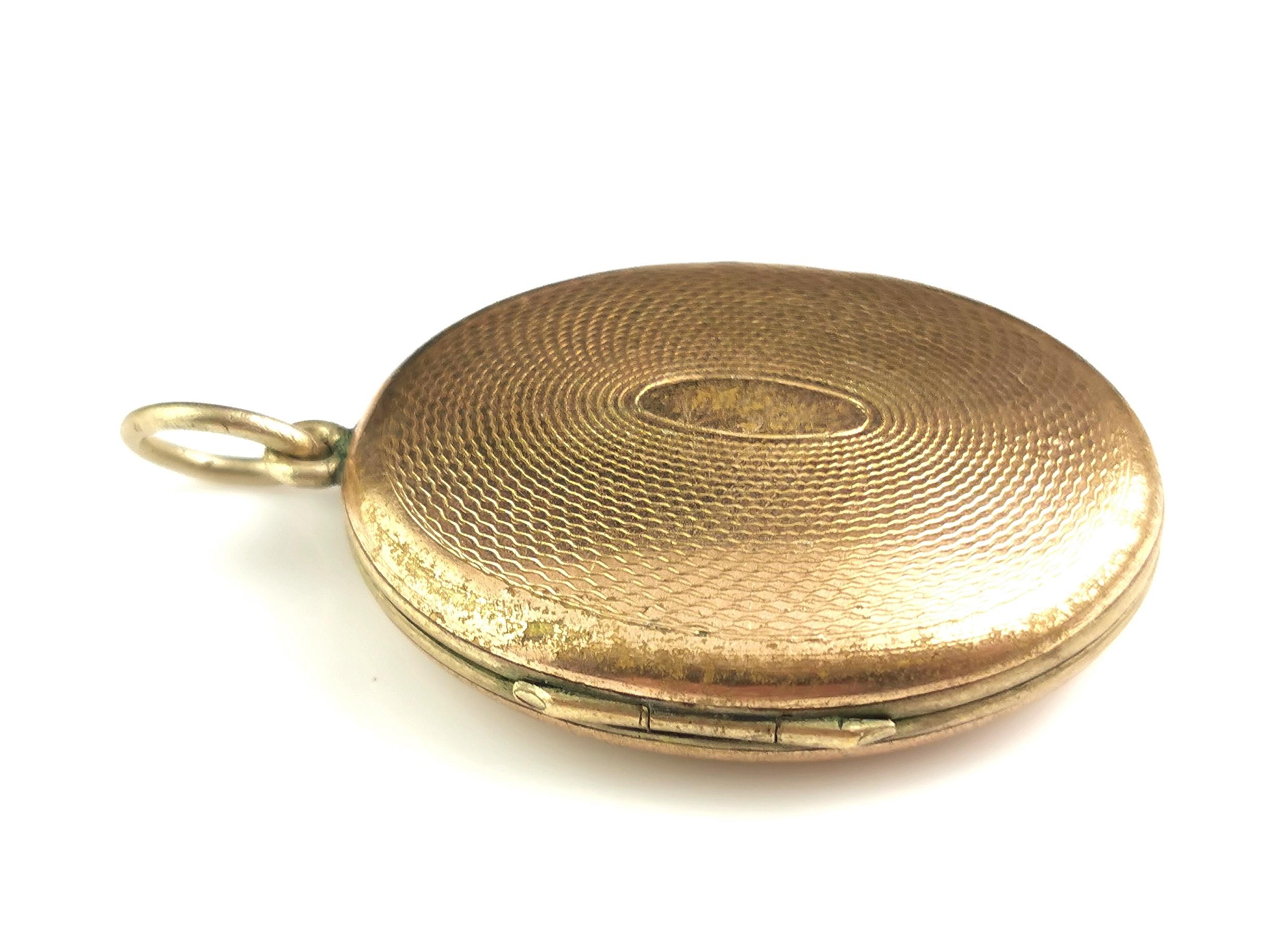 Women's Antique Victorian gilt locket pendant 
