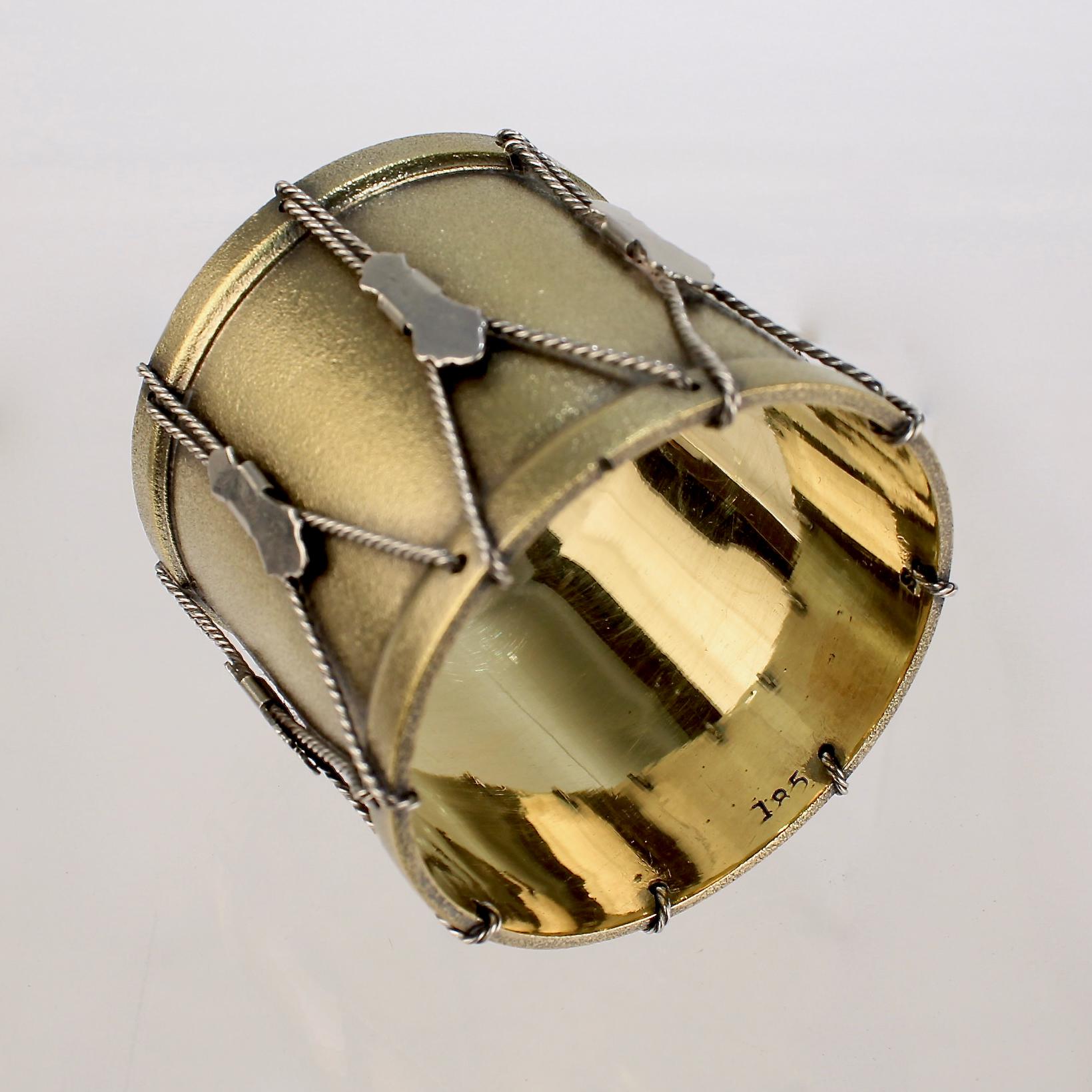 Antiker viktorianischer Serviettenring und Etui aus vergoldetem Sterlingsilber in Form einer Trommel im Angebot 2