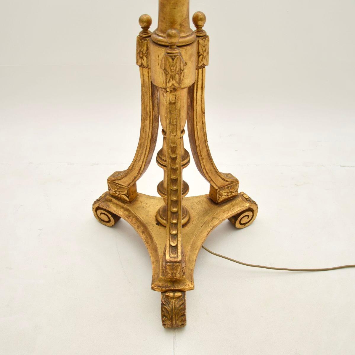 Fin du XIXe siècle Lampadaire victorien ancien en bois doré en vente
