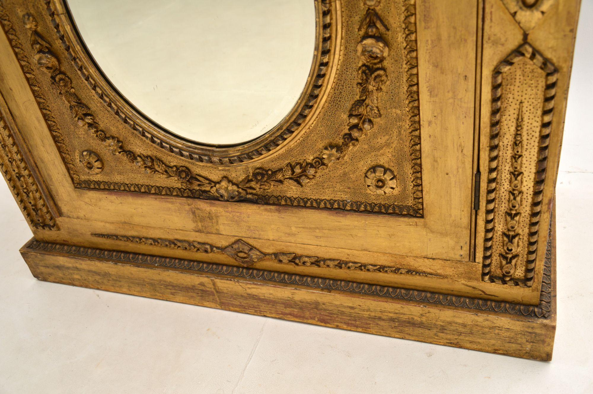 Antiker viktorianischer vergoldeter Holz-Marmor-Schrank im Angebot 7