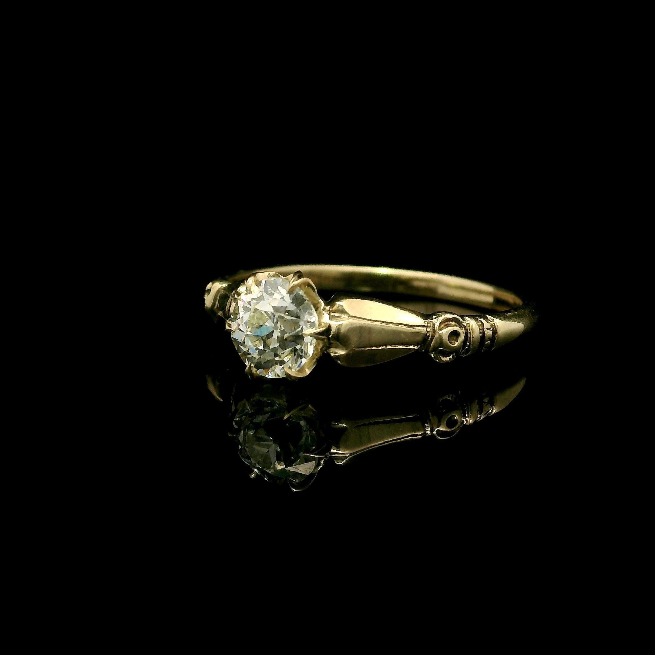 Taille vieille Europe Bague de fiançailles solitaire en or victorien ancien de 0,56 ct de diamant vieux européen en vente