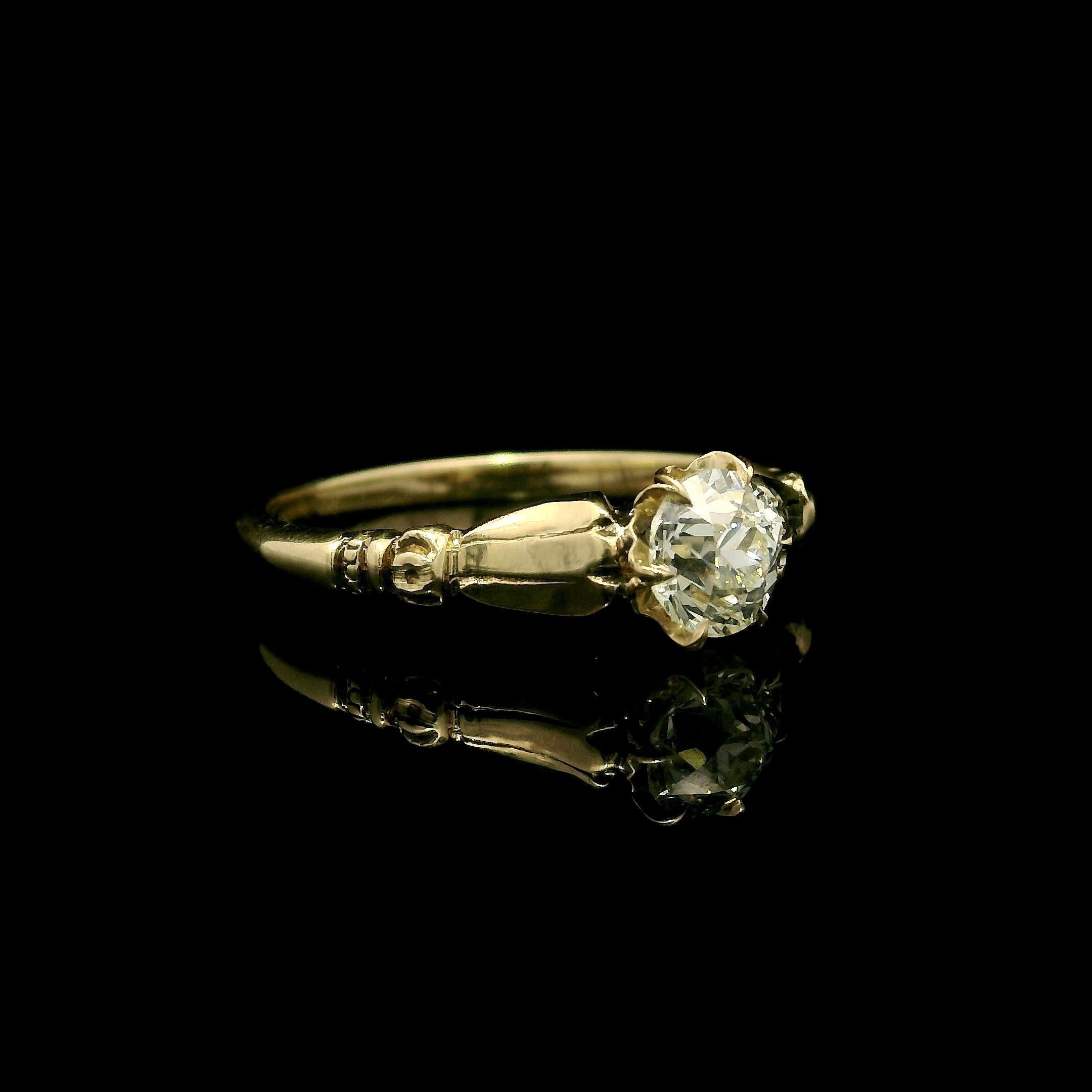 Bague de fiançailles solitaire en or victorien ancien de 0,56 ct de diamant vieux européen en vente 3