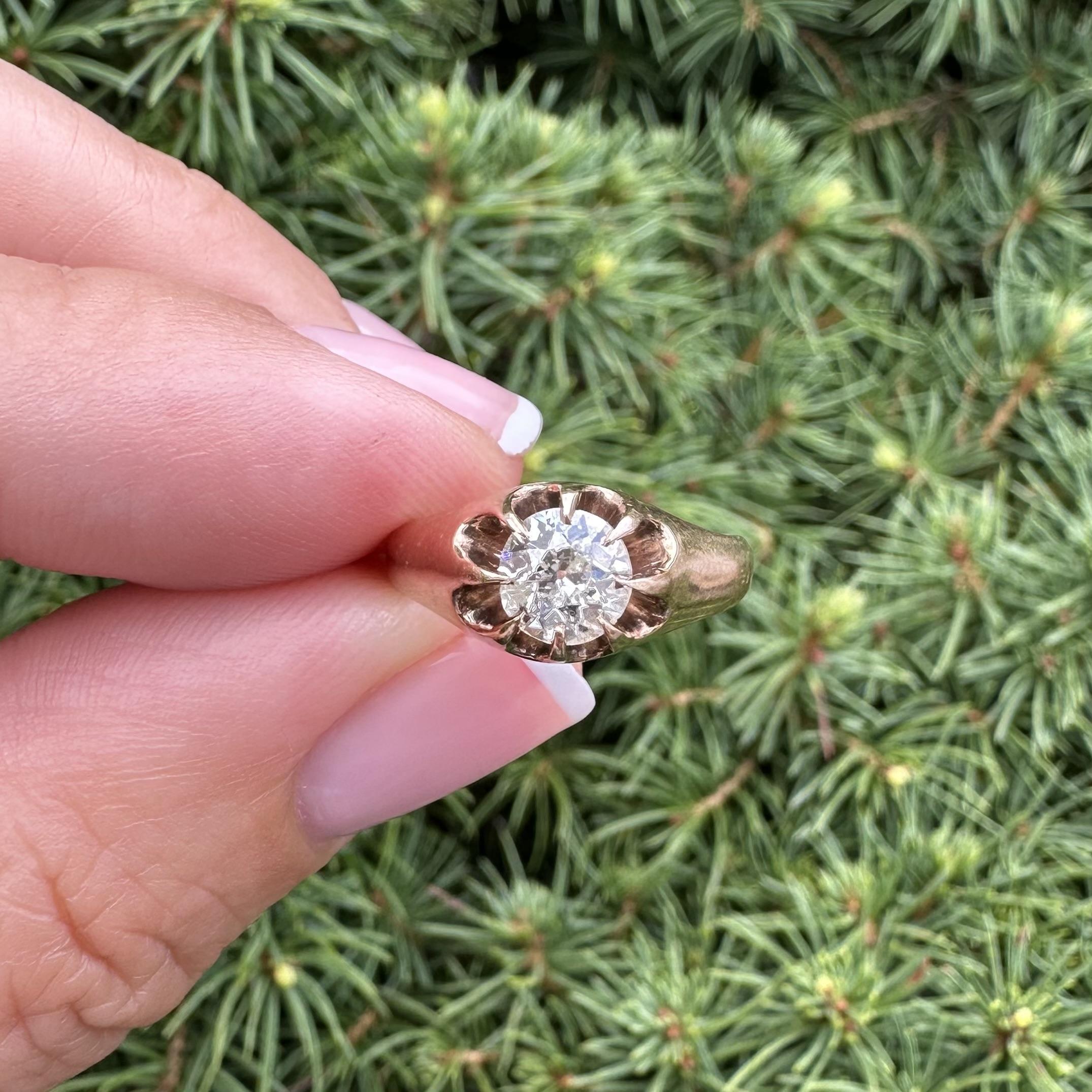 Antico anello vittoriano in oro Belcher Set 0,60ct Diamonds Mine Solitaire Gypsy Ring In condizioni buone in vendita a Montclair, NJ