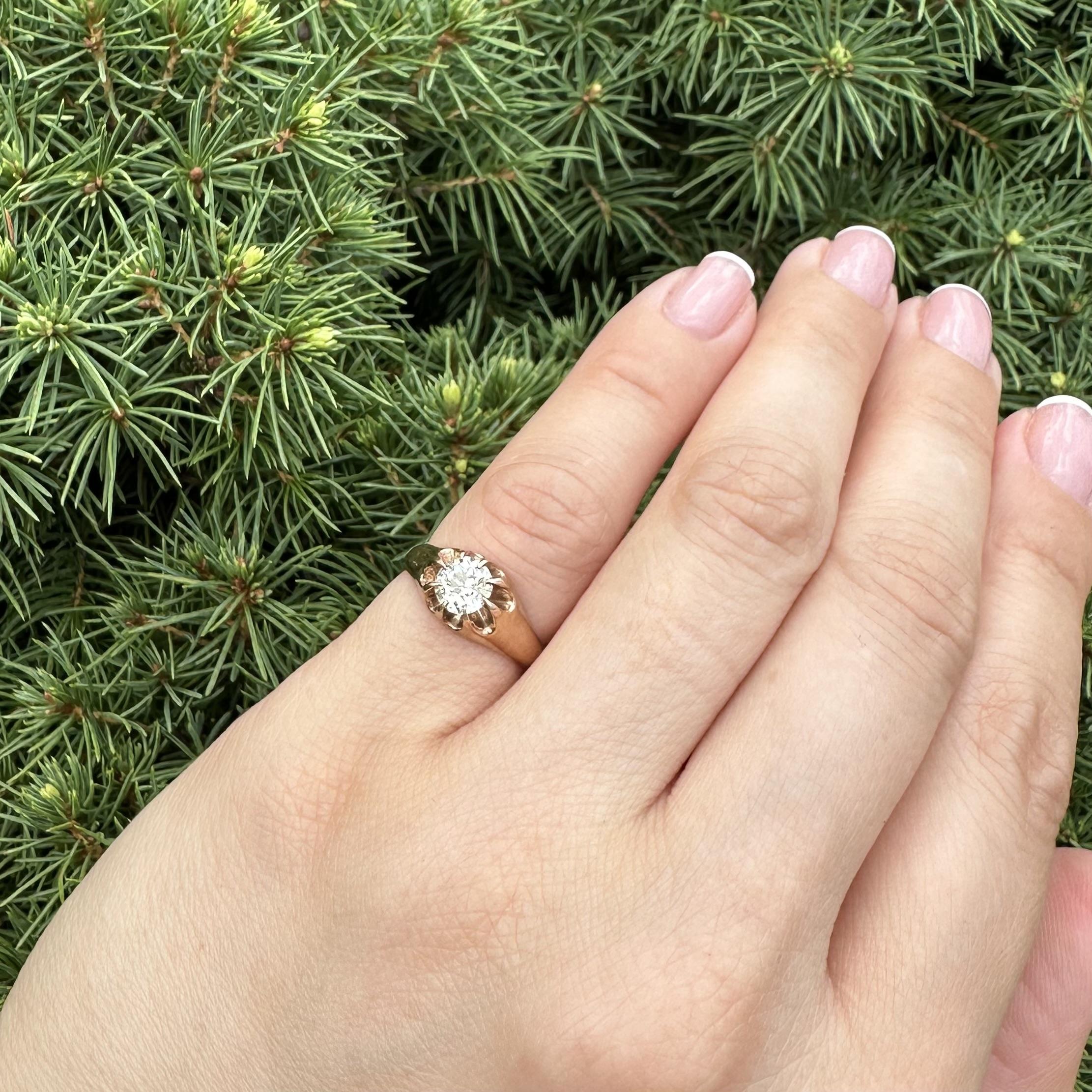 da uomo o donna Antico anello vittoriano in oro Belcher Set 0,60ct Diamonds Mine Solitaire Gypsy Ring in vendita