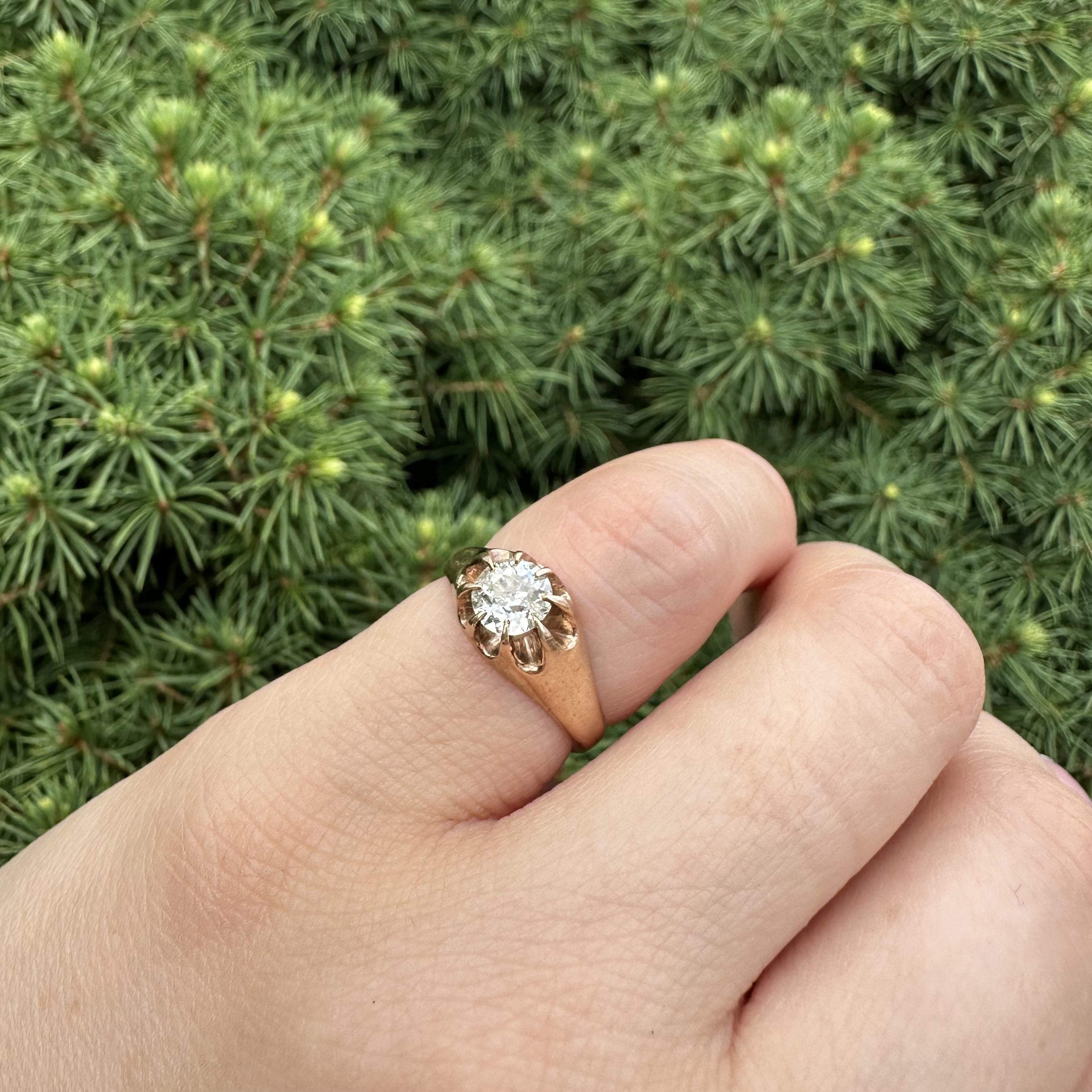 Antico anello vittoriano in oro Belcher Set 0,60ct Diamonds Mine Solitaire Gypsy Ring in vendita 1