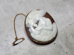 Antique Victorian Gold Cameo Brooch of Hebe Feeding the Eagle