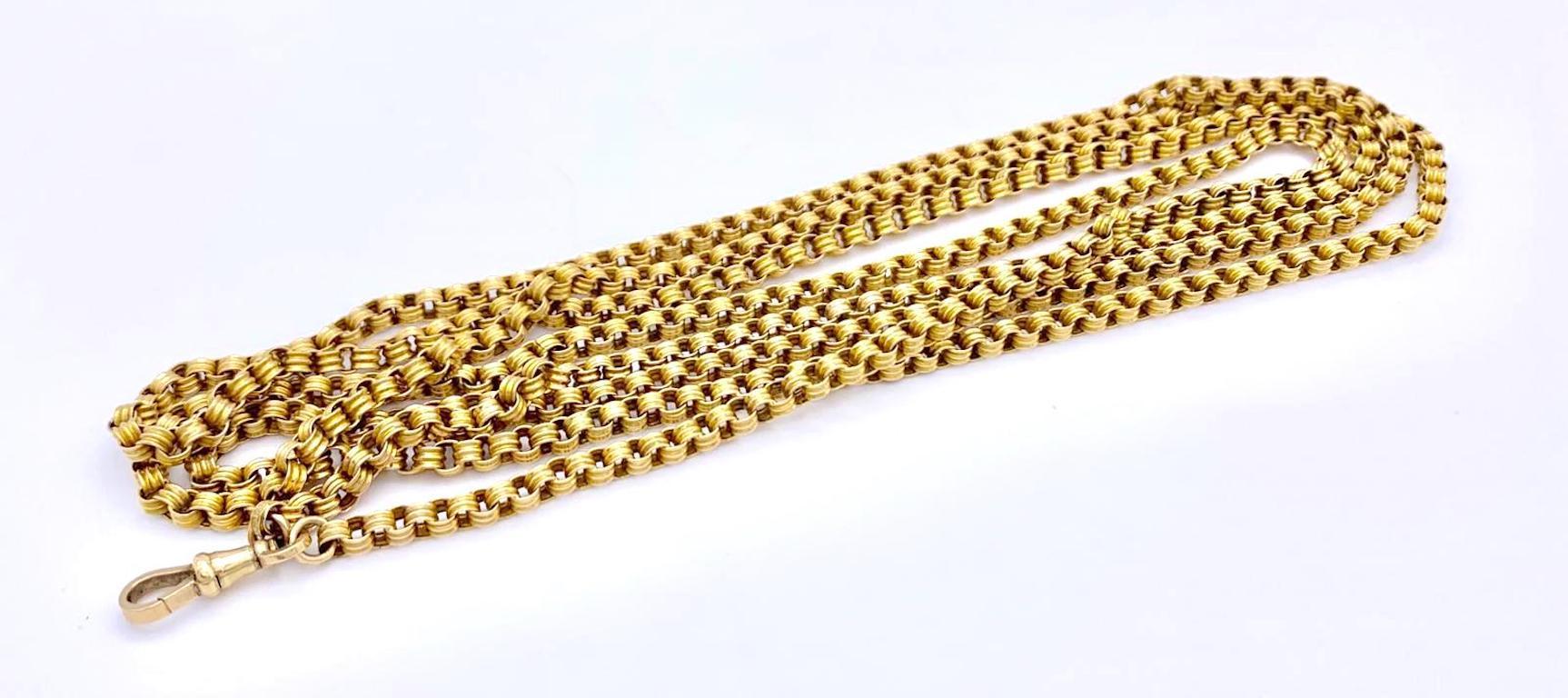 Beautiful strong 9 k longguard chain with swivel made out of  14 k gold. The chain can be worn long or three to four times round the neck.

The length of the chain (double) is 77,5cm.