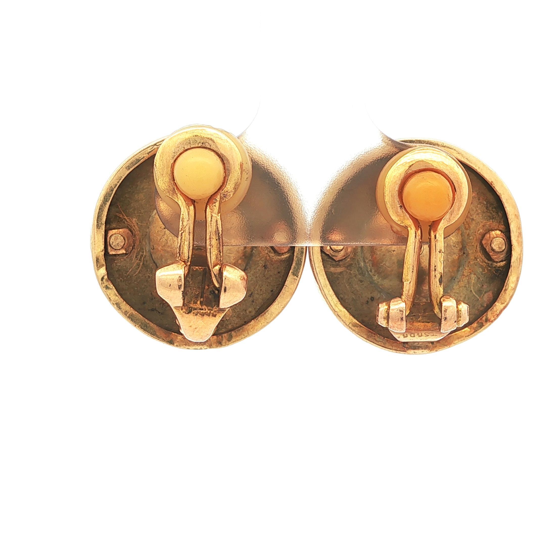 De las mujeres Pendientes Victorianos Antiguos de Oro Coral Perla y Esmalte Negro Botón Blanco con Clip en venta
