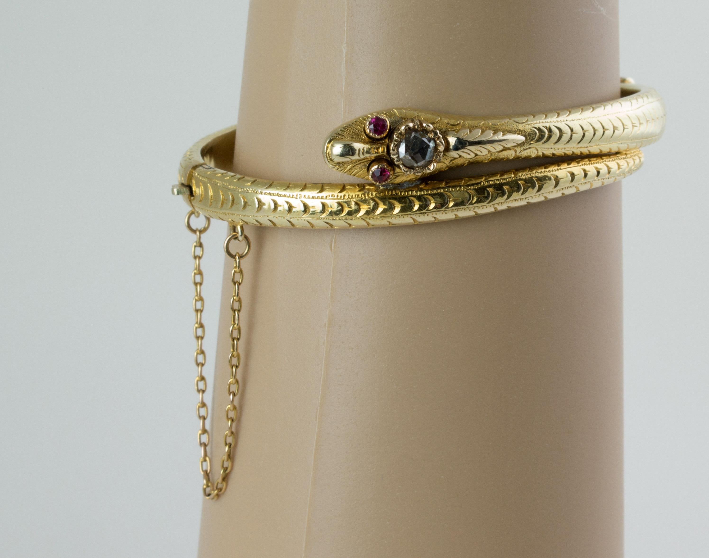 Taille vieille Europe Antique Victorian gold diamond and ruby high karat snake bracelet bangle en vente