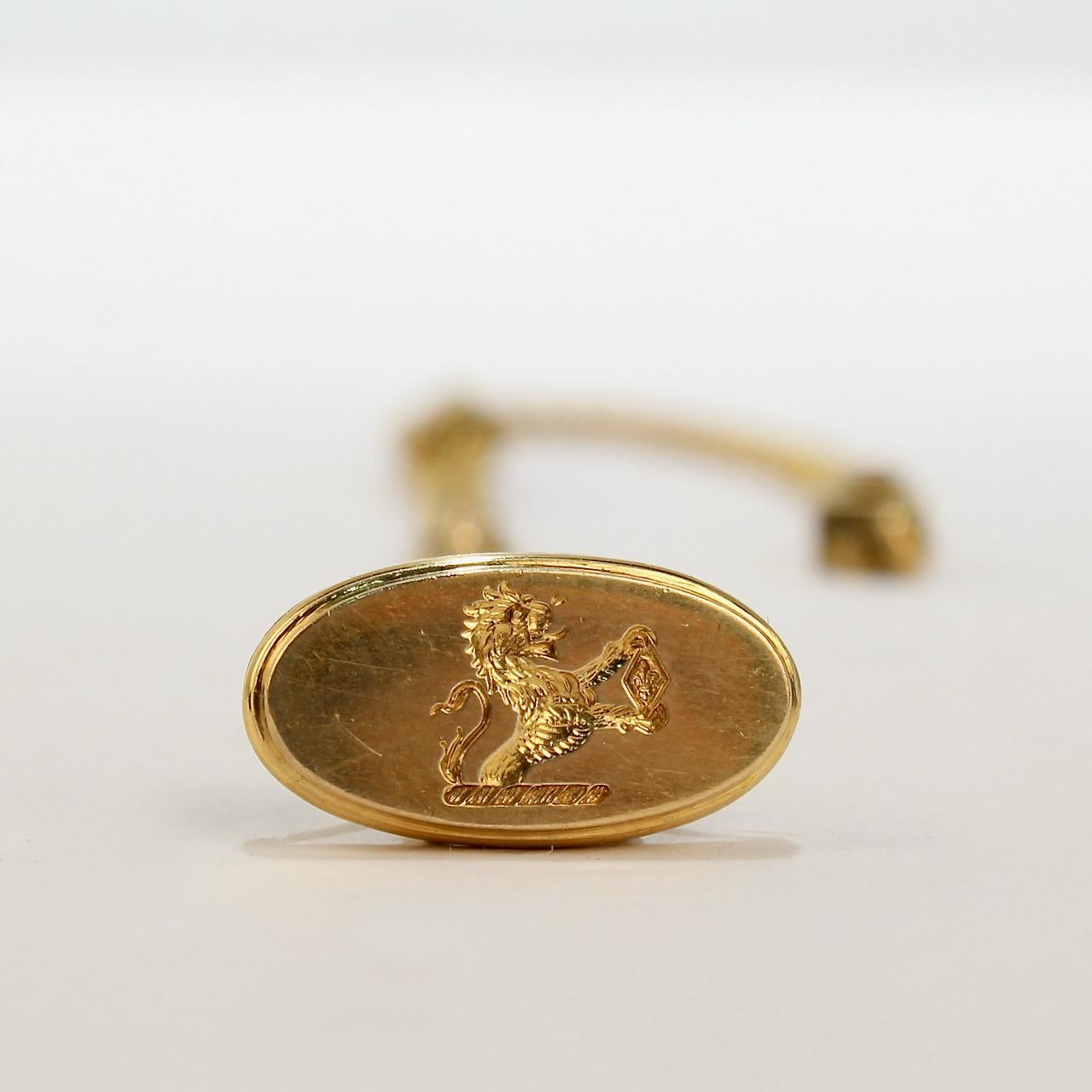 Antike viktorianische Gold- und Emaille-Uhrkette aus Gold mit Schienen und einem Knopfleisteil im Angebot 3