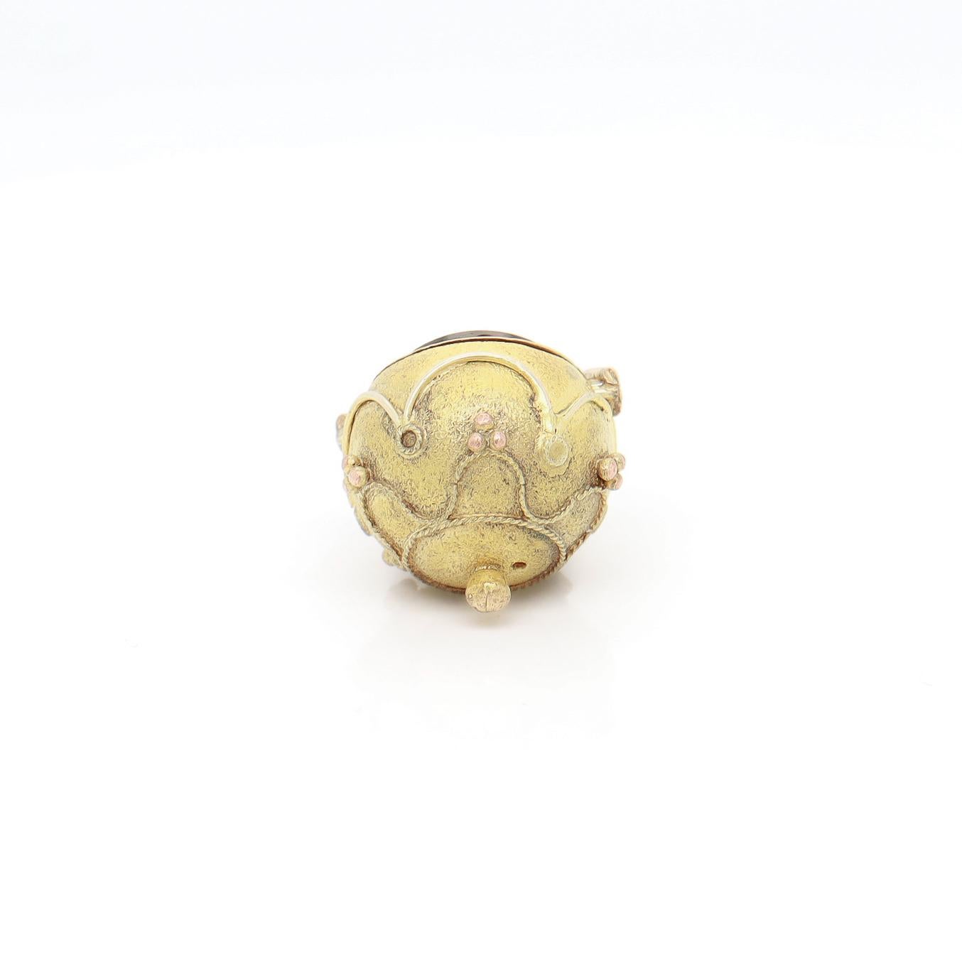 Antiker viktorianischer Gold Filled & Onyx Intaglio Charm für ein Charm-Armband im Angebot 5