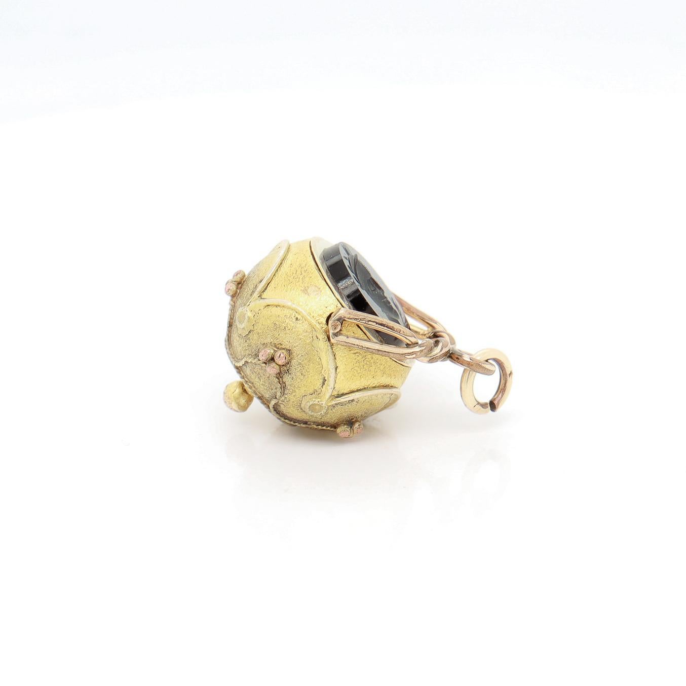 Antiker viktorianischer Gold Filled & Onyx Intaglio Charm für ein Charm-Armband im Angebot 6