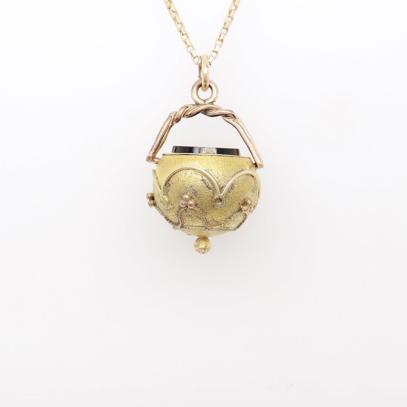 Antiker viktorianischer Gold Filled & Onyx Intaglio Charm für ein Charm-Armband im Angebot 7