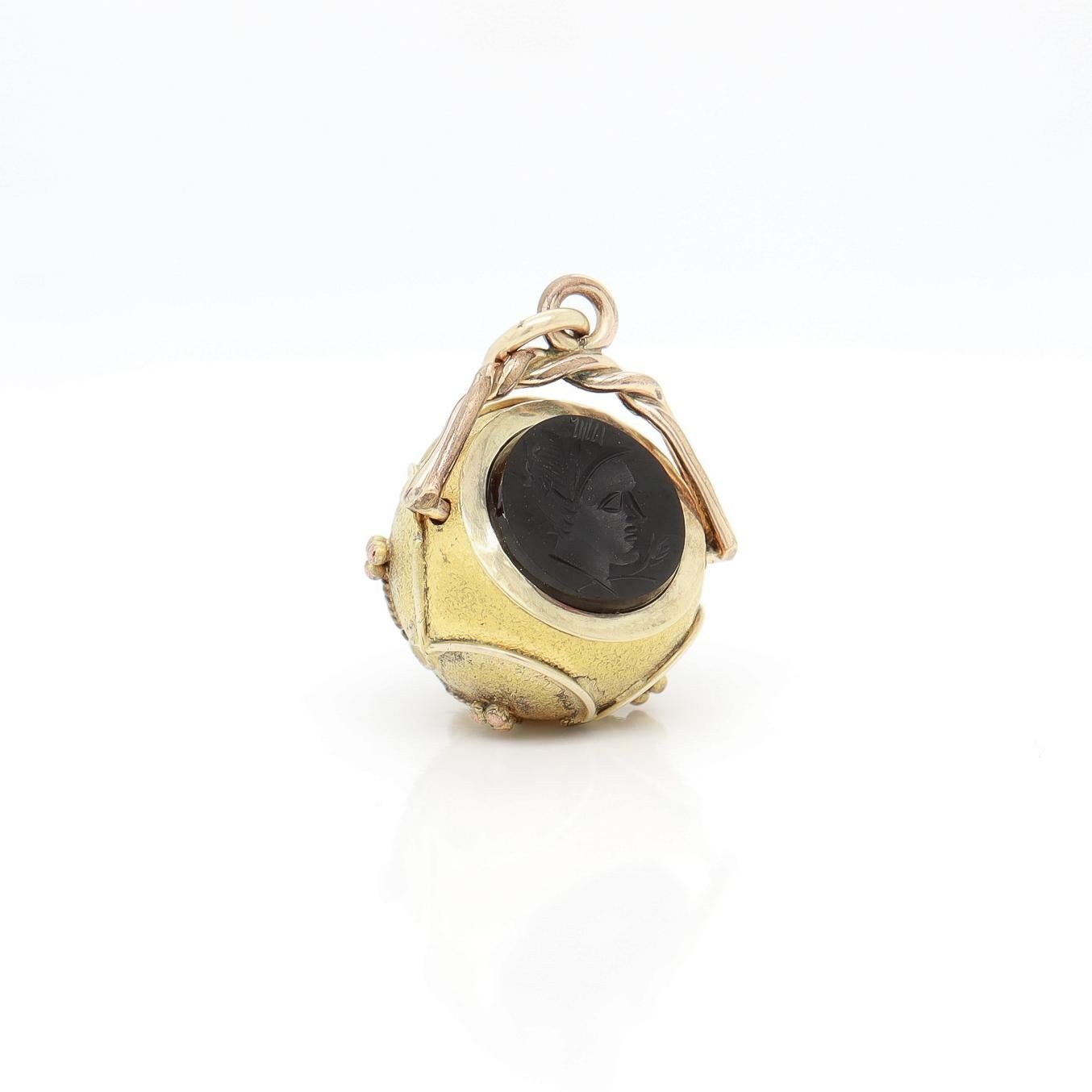 Antiker viktorianischer Gold Filled & Onyx Intaglio Charm für ein Charm-Armband im Zustand „Gut“ im Angebot in Philadelphia, PA