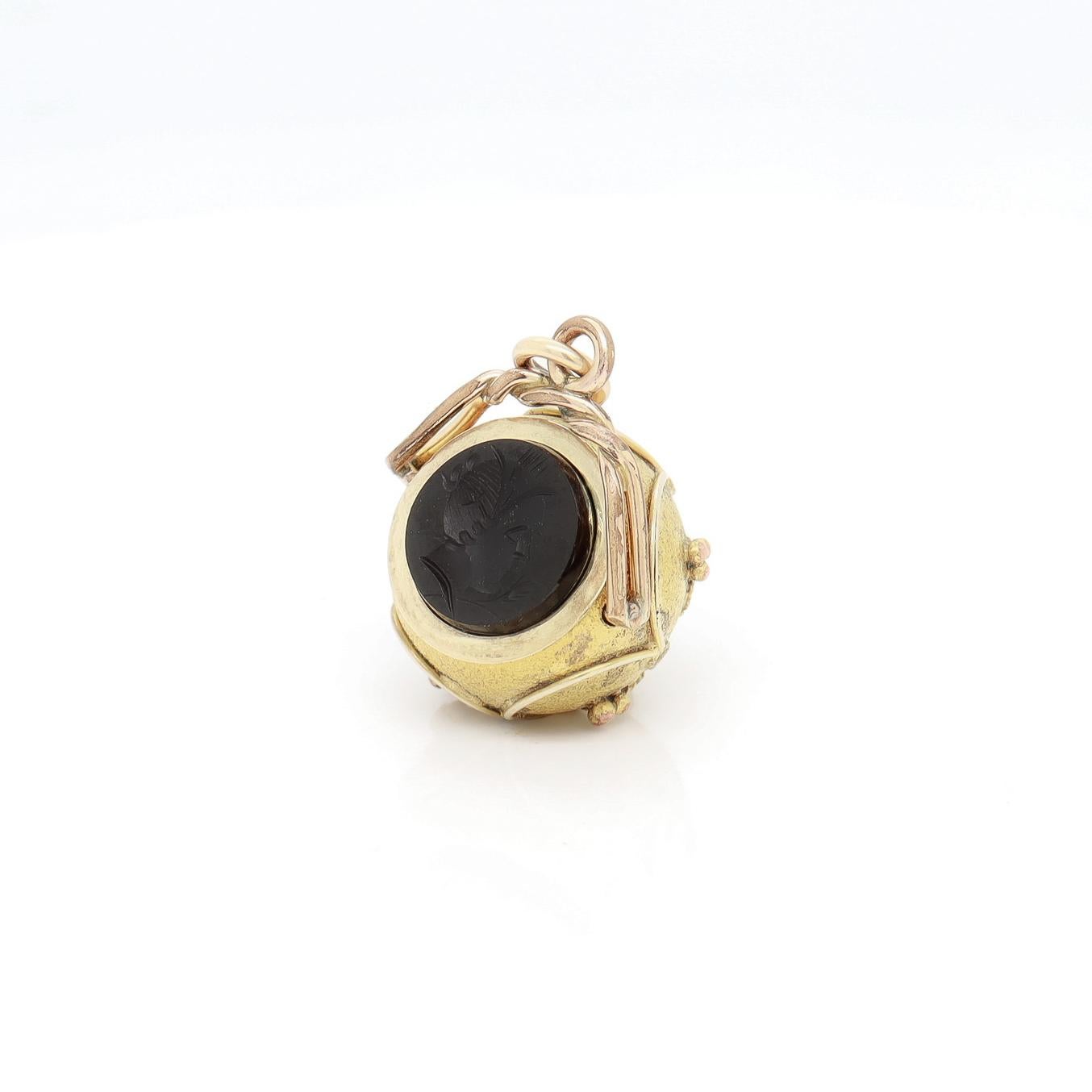 Antiker viktorianischer Gold Filled & Onyx Intaglio Charm für ein Charm-Armband im Angebot 2