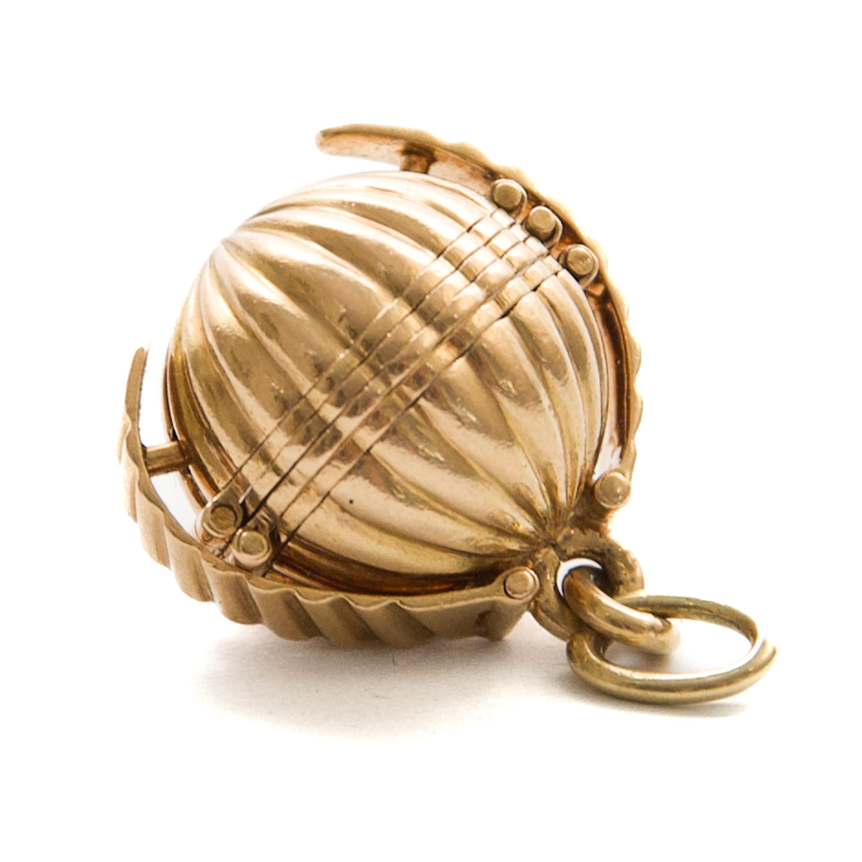 Antique pendentif victorien en or 