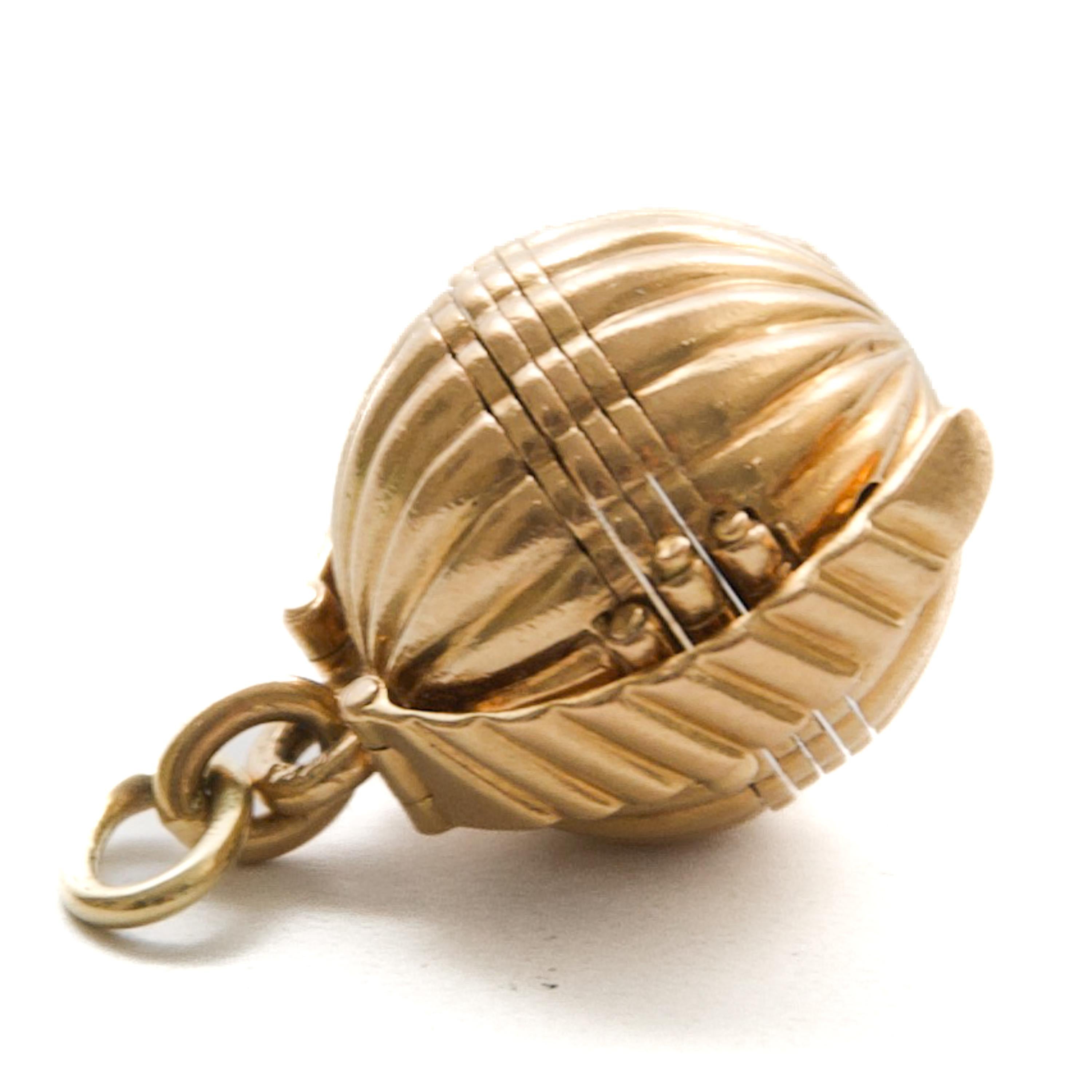 Antique pendentif victorien en or 