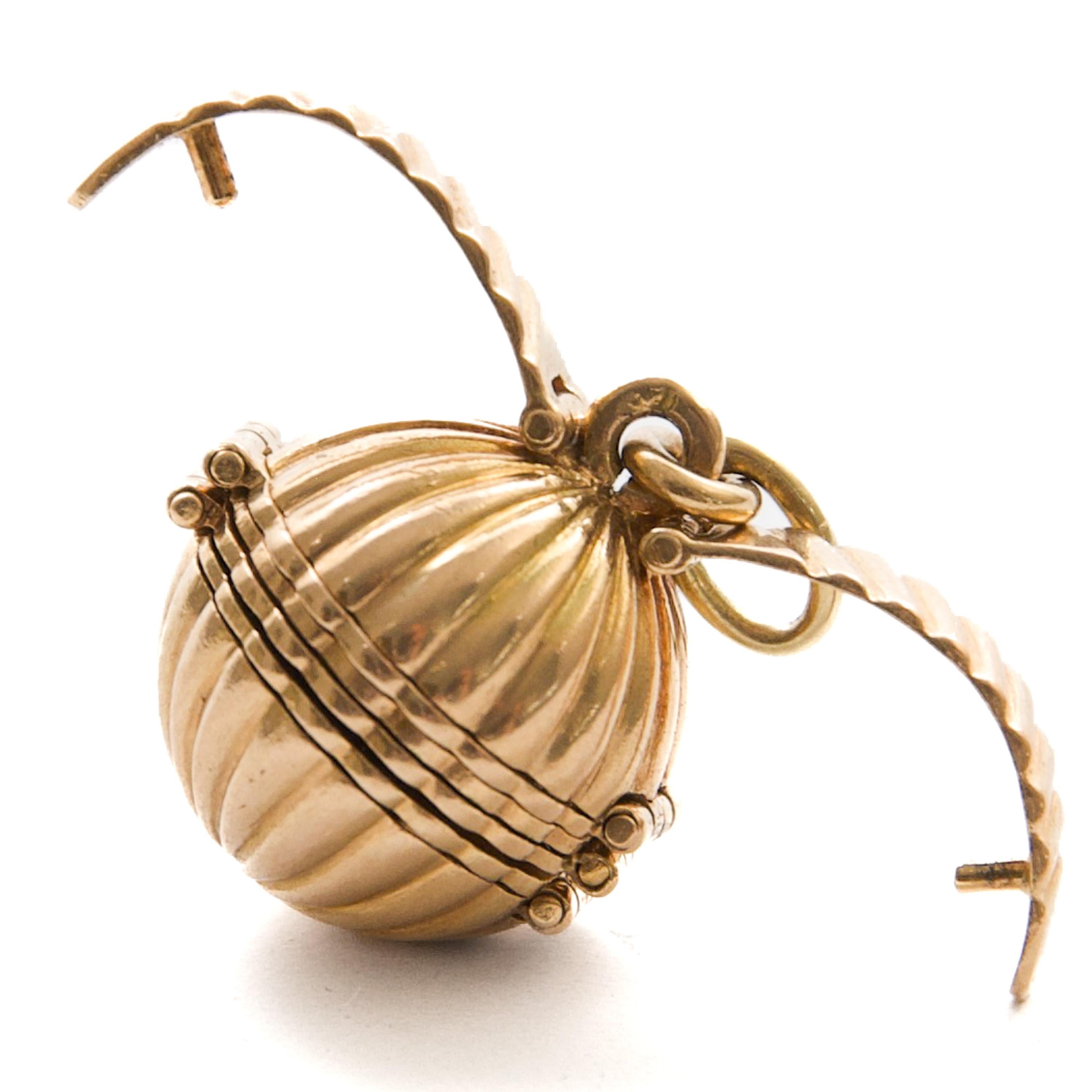 Antique pendentif victorien en or 