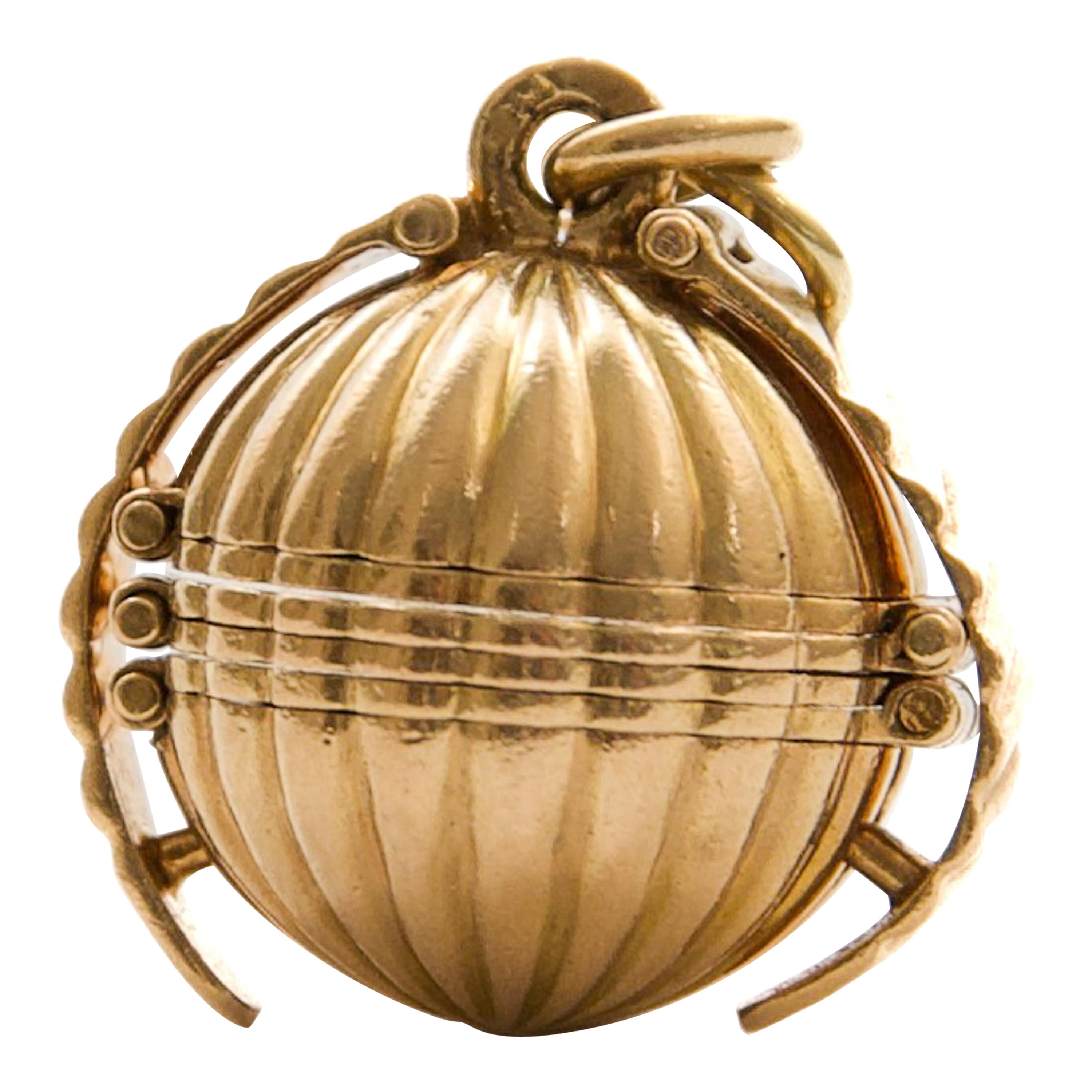 Antique pendentif victorien en or "Ball and Ball", 19ème siècle en vente