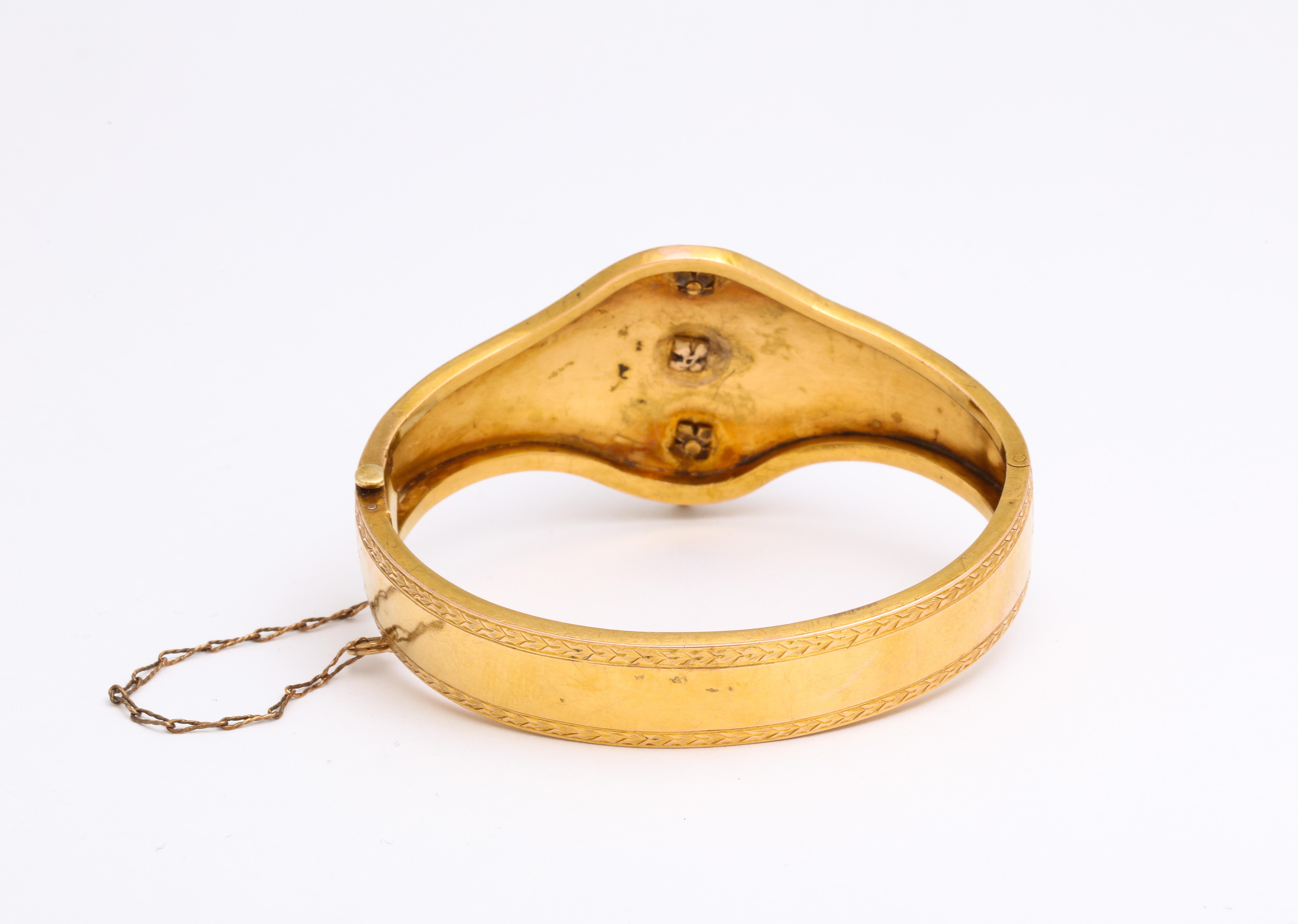 Bracelet victorien ancien en or, grenats, émail et diamants Excellent état - En vente à Stamford, CT
