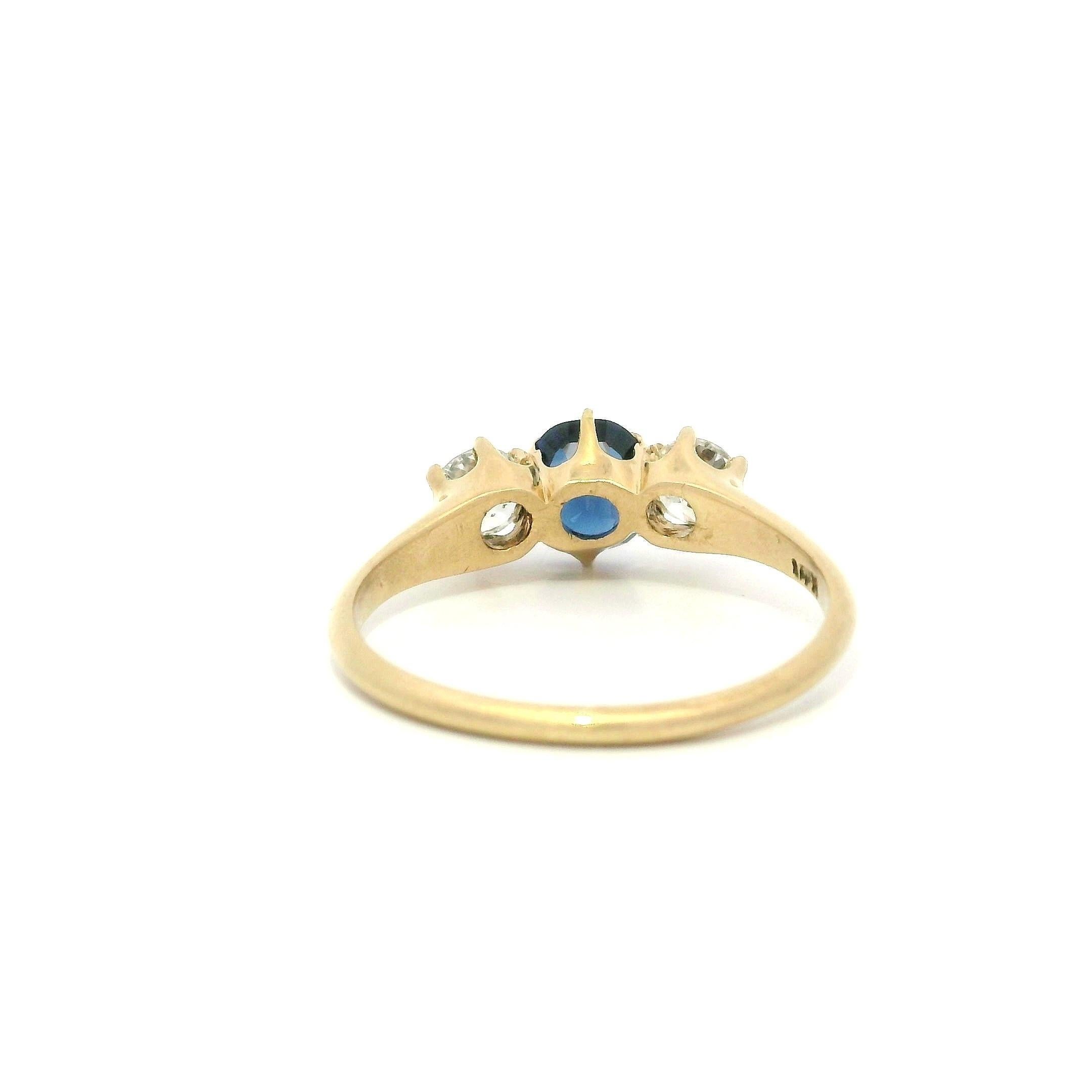 Antique Victorian Gold GIA 1.27ct Cushion No Heat Sapphire Diamond 3 Stone Ring im Angebot 5