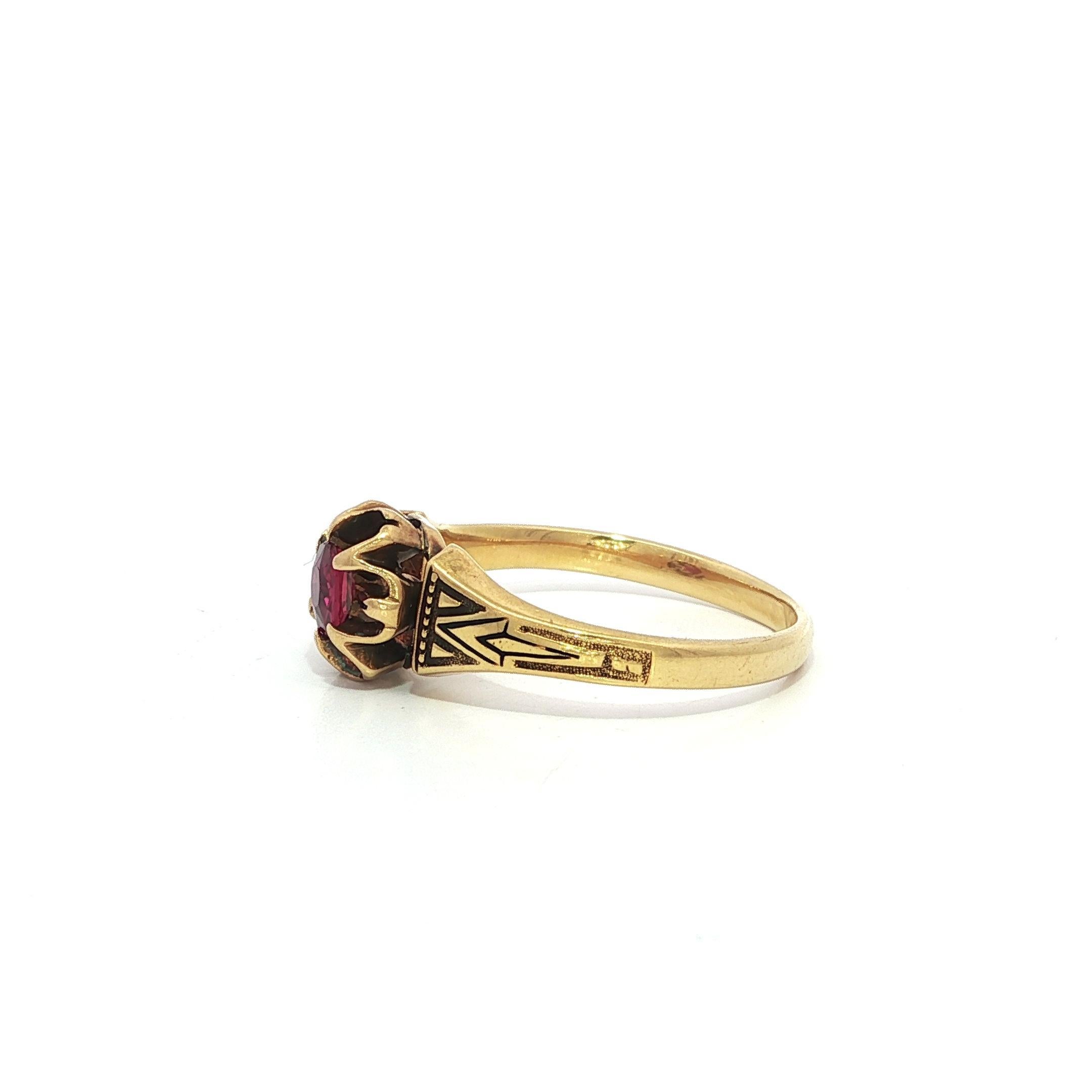 Victorien Bague ancienne victorienne en or GIA avec solitaire en rubis bouton d'or et détails en émail en vente