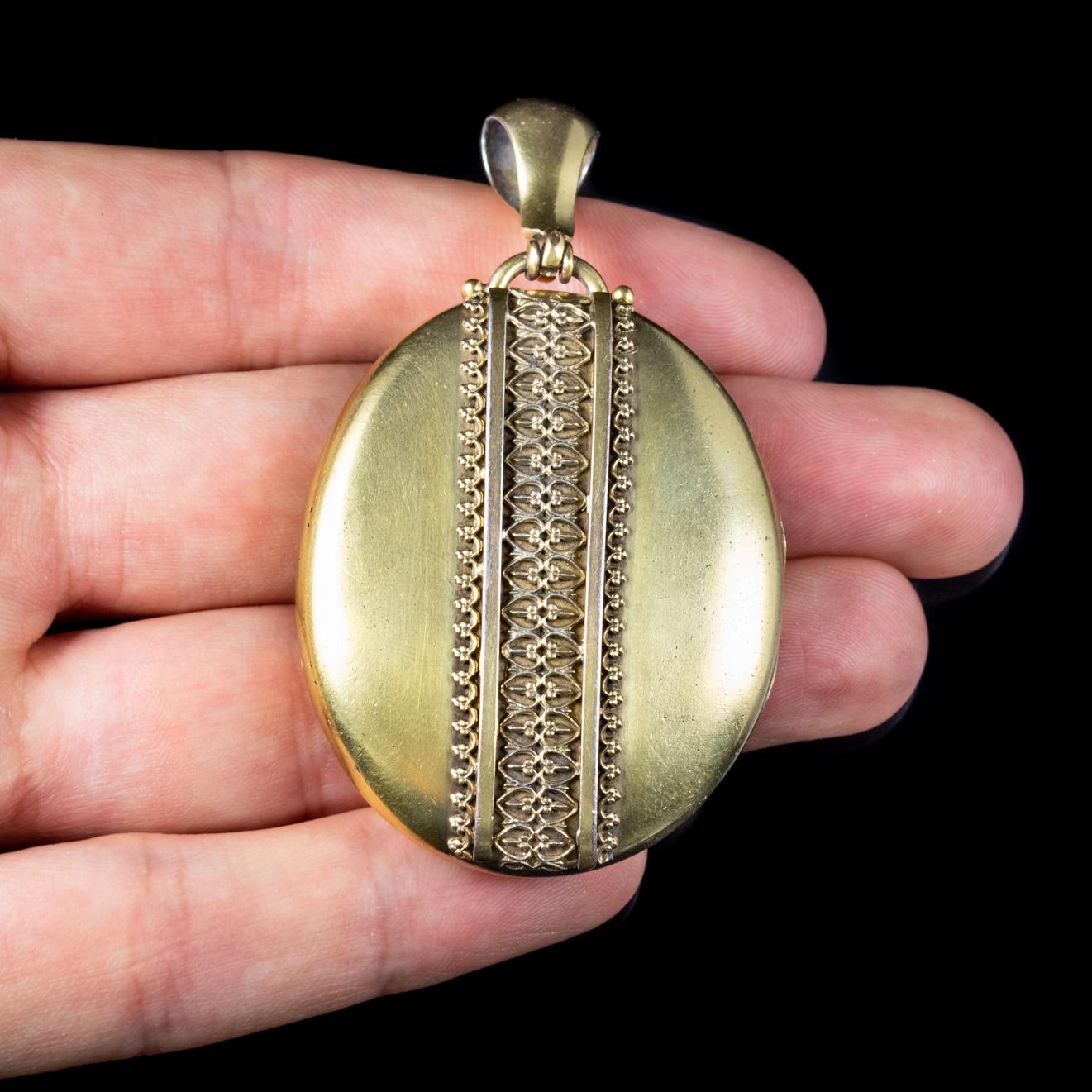 Antique Victorian Gold Gilded Silver Locket, circa 1880 For Sale 2