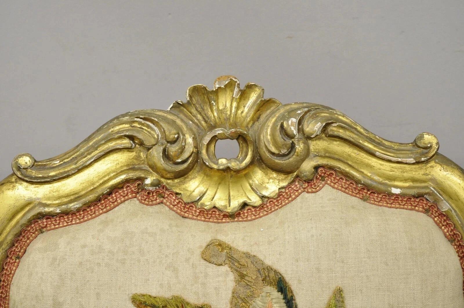 Antiguas sillas de salón rococó victorianas de madera dorada dorada - un par Desconocido en venta
