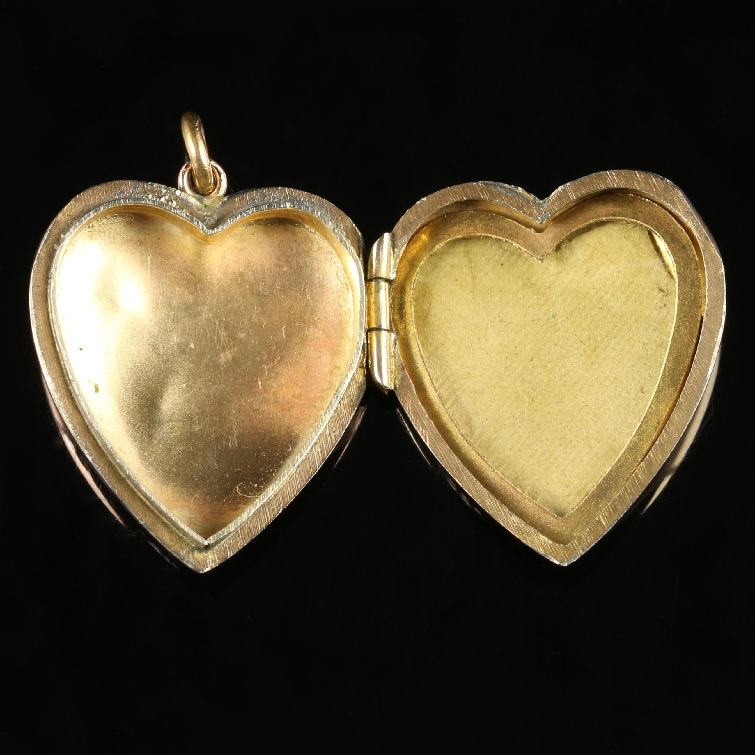 Women's or Men's Antique Victorian Gold Heart Locket, circa 1880