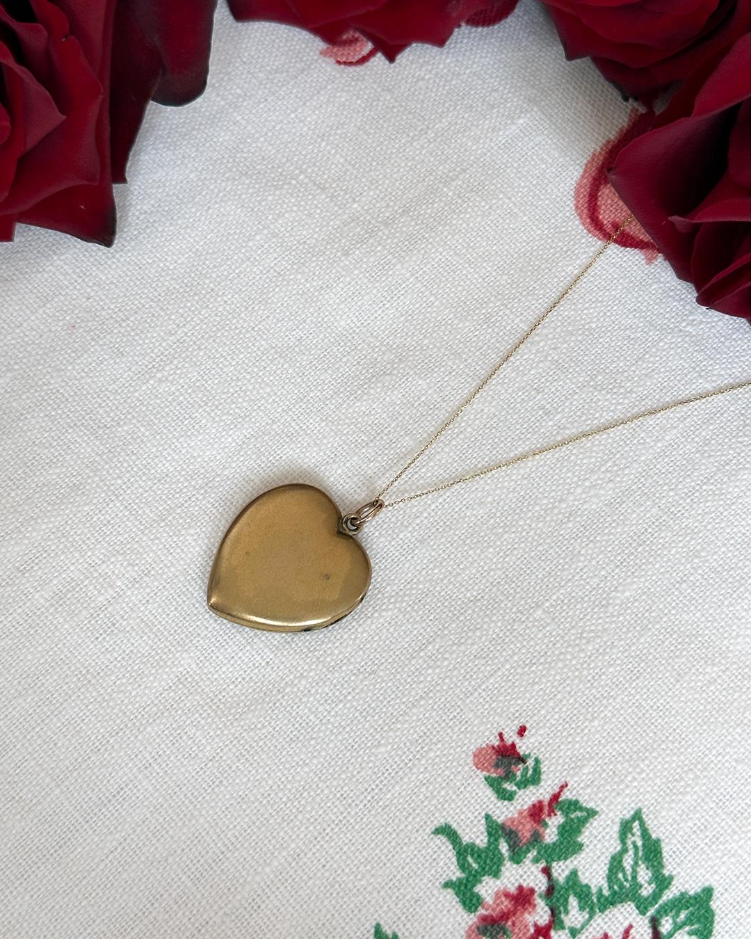 Antique Victorian Gold Heart Locket 8