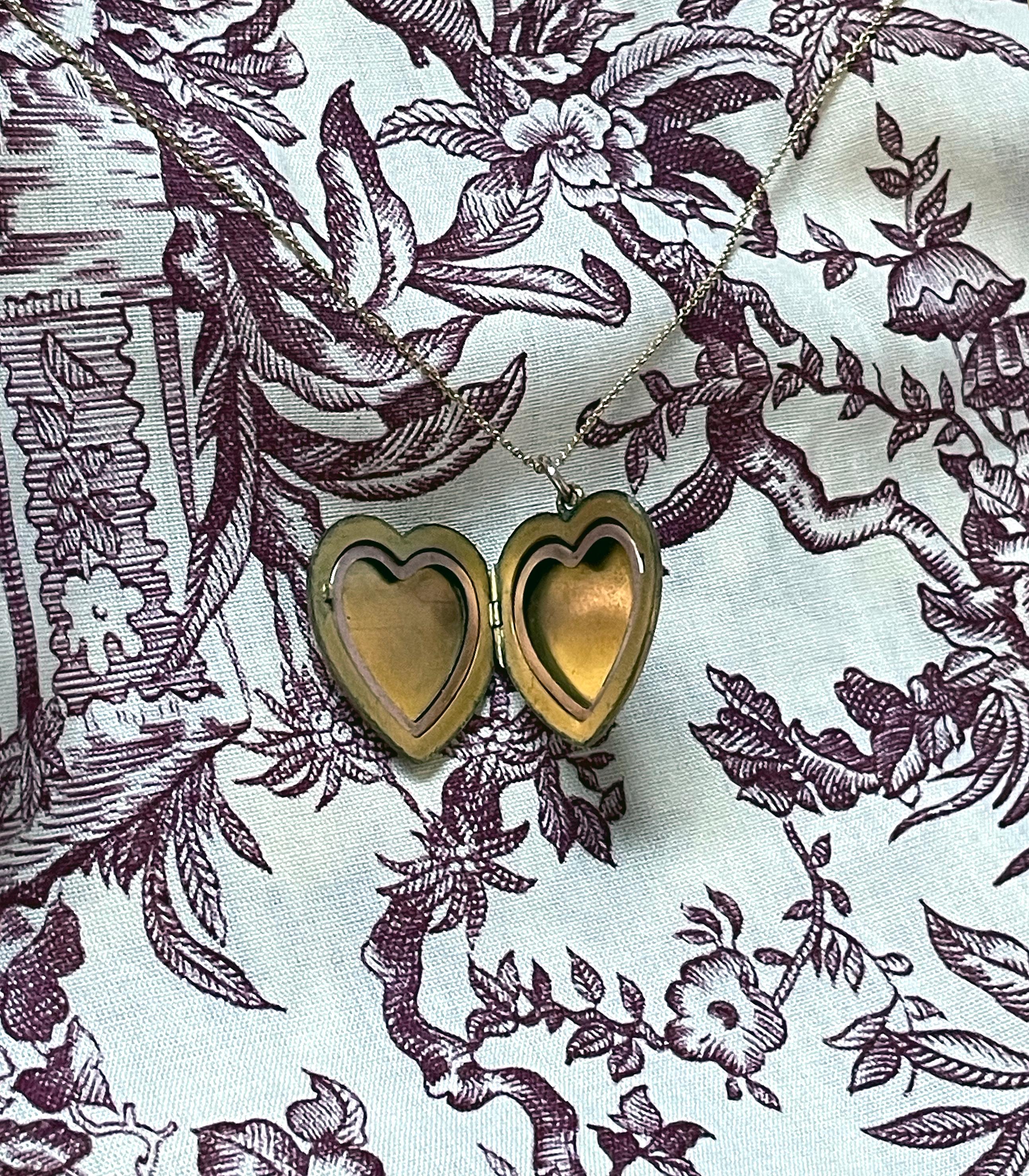 Antique Victorian Gold Heart Locket 2