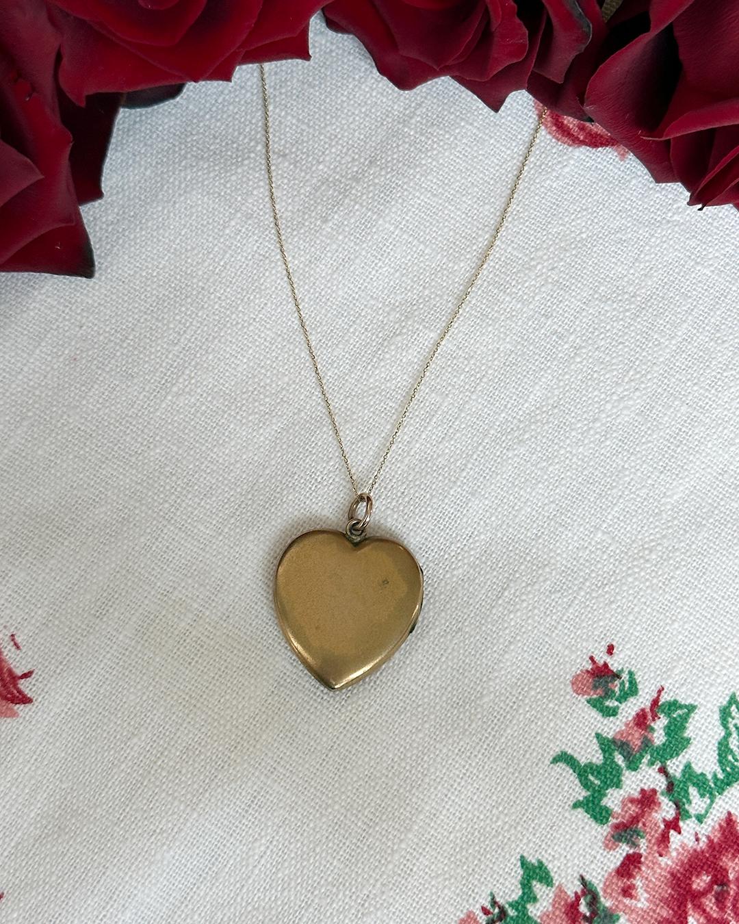 Antique Victorian Gold Heart Locket 3