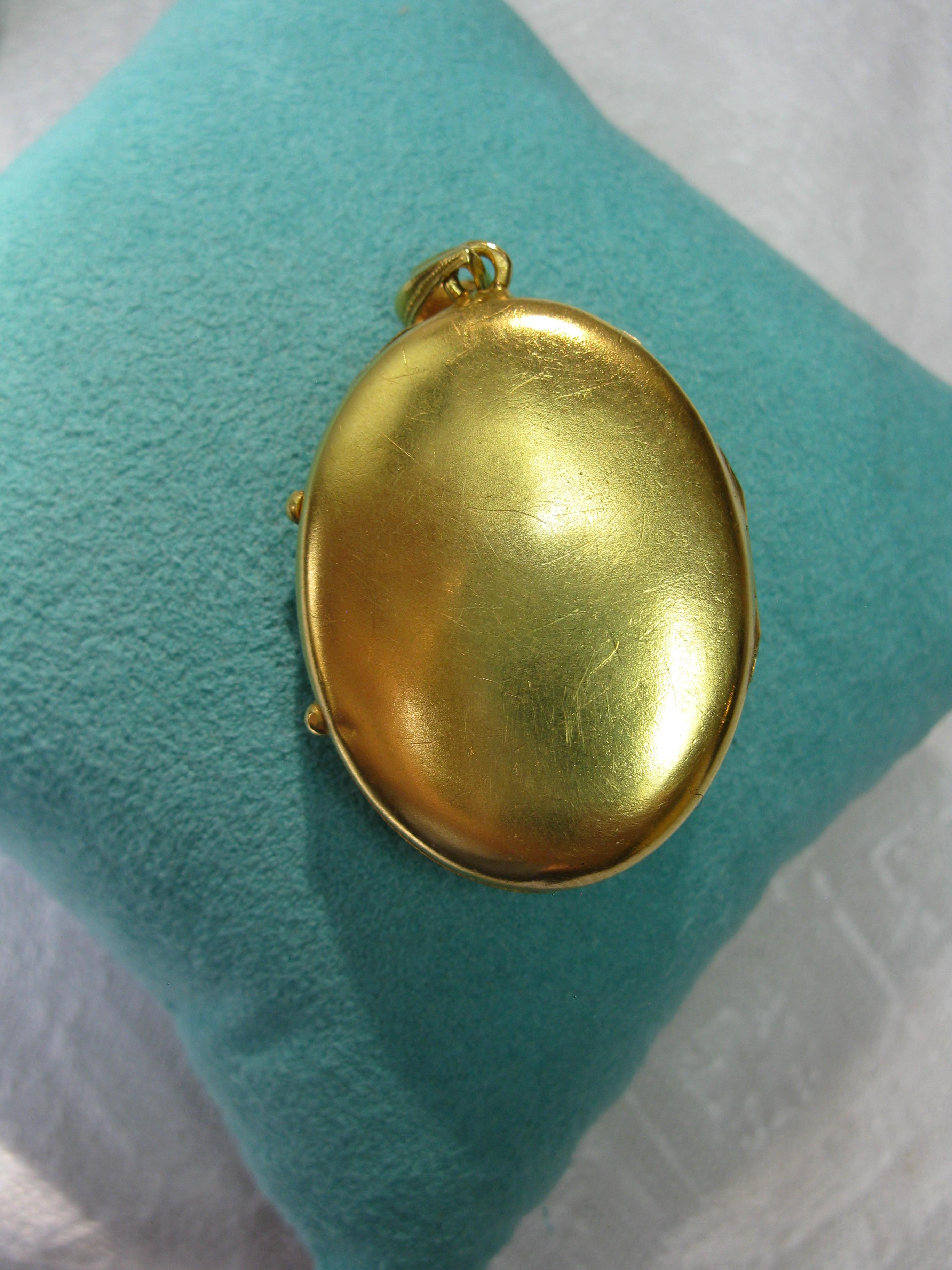 Antique Victorian Gold Locket 16 Karat Etruscan Pearl, circa 1860 For Sale 1