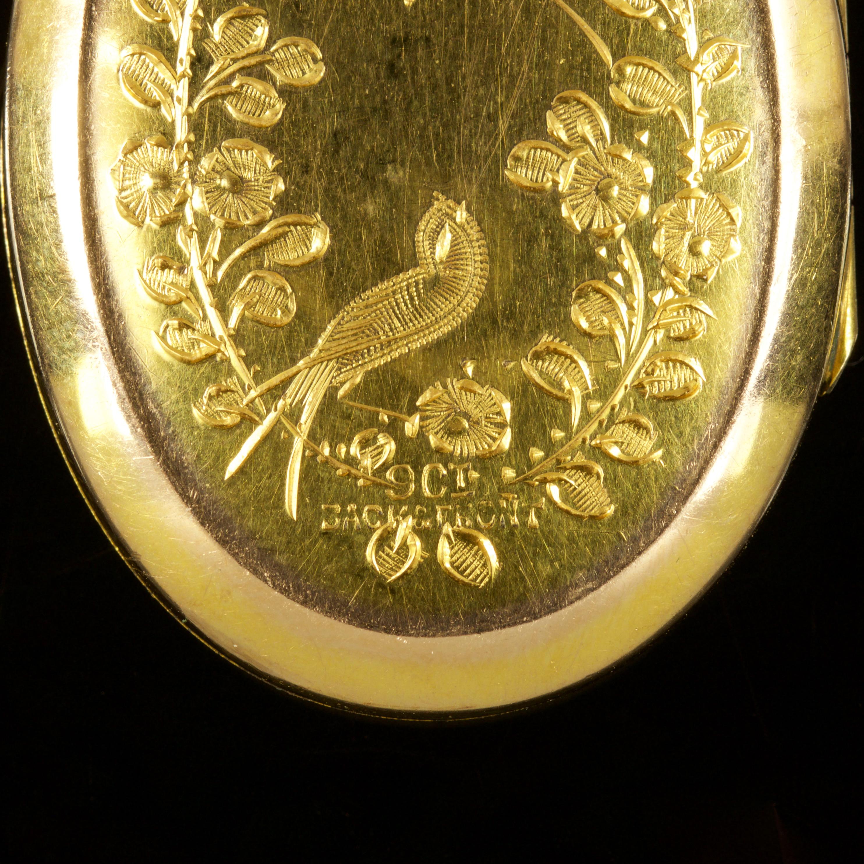 Antique Victorian Gold Locket 9 Carat, circa 1900 3
