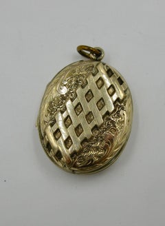 Antique Victorian Gold Locket Lattice Flower Motif