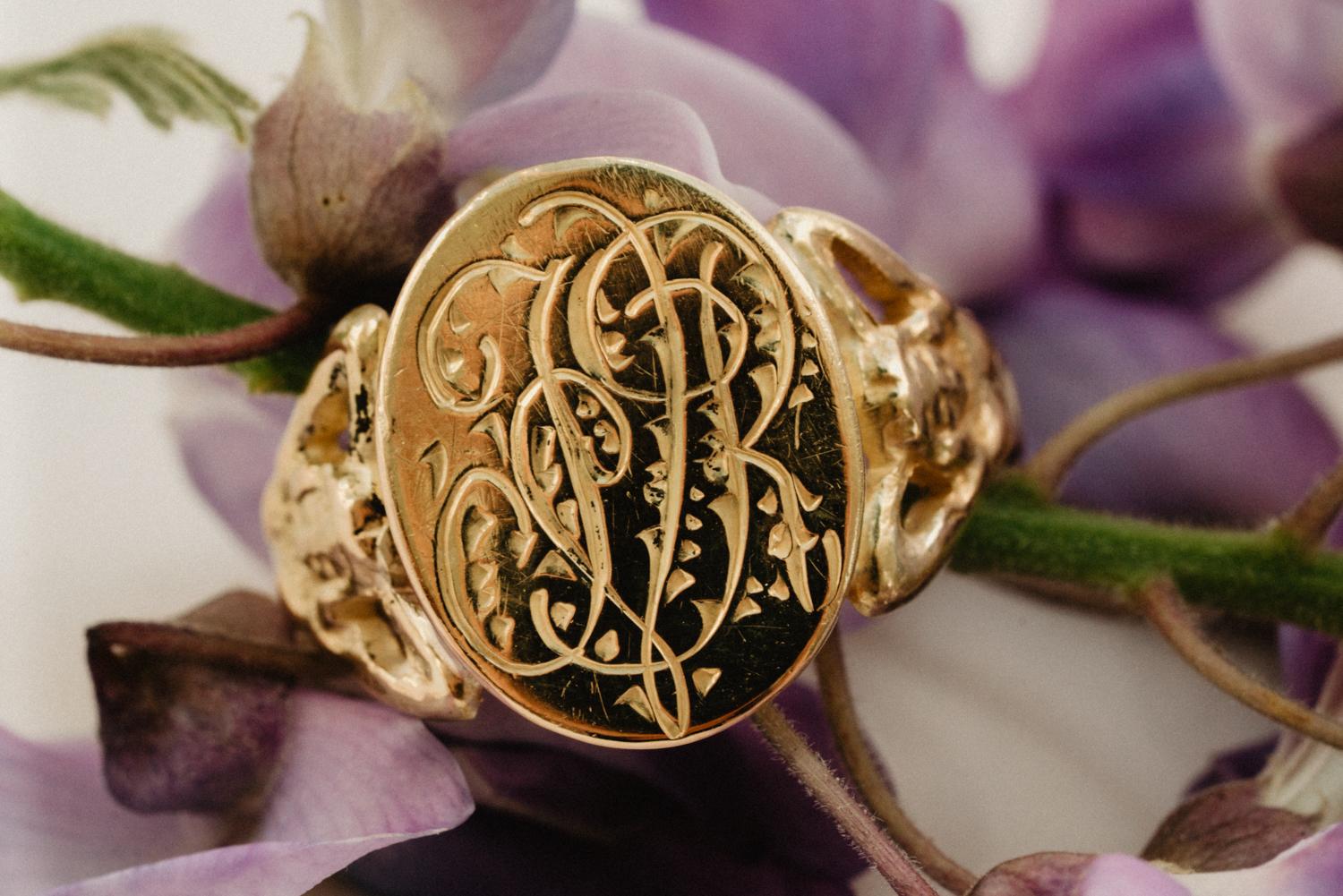 Antique Victorian Gold Monogram Ring, Antique 14k Gold Mermaid Signet Ring 1800s For Sale 2