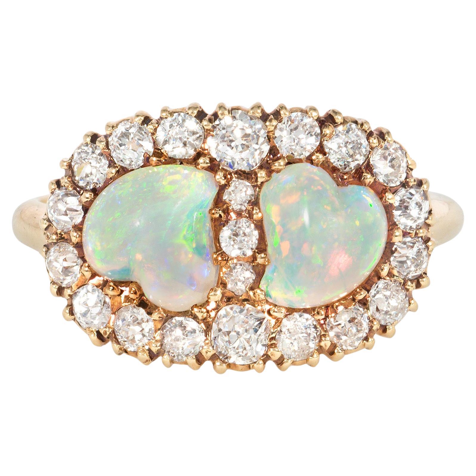 Bague Toi et Moi victorienne ancienne en or, diamants taille vieille mine et opale en forme de cœur en vente