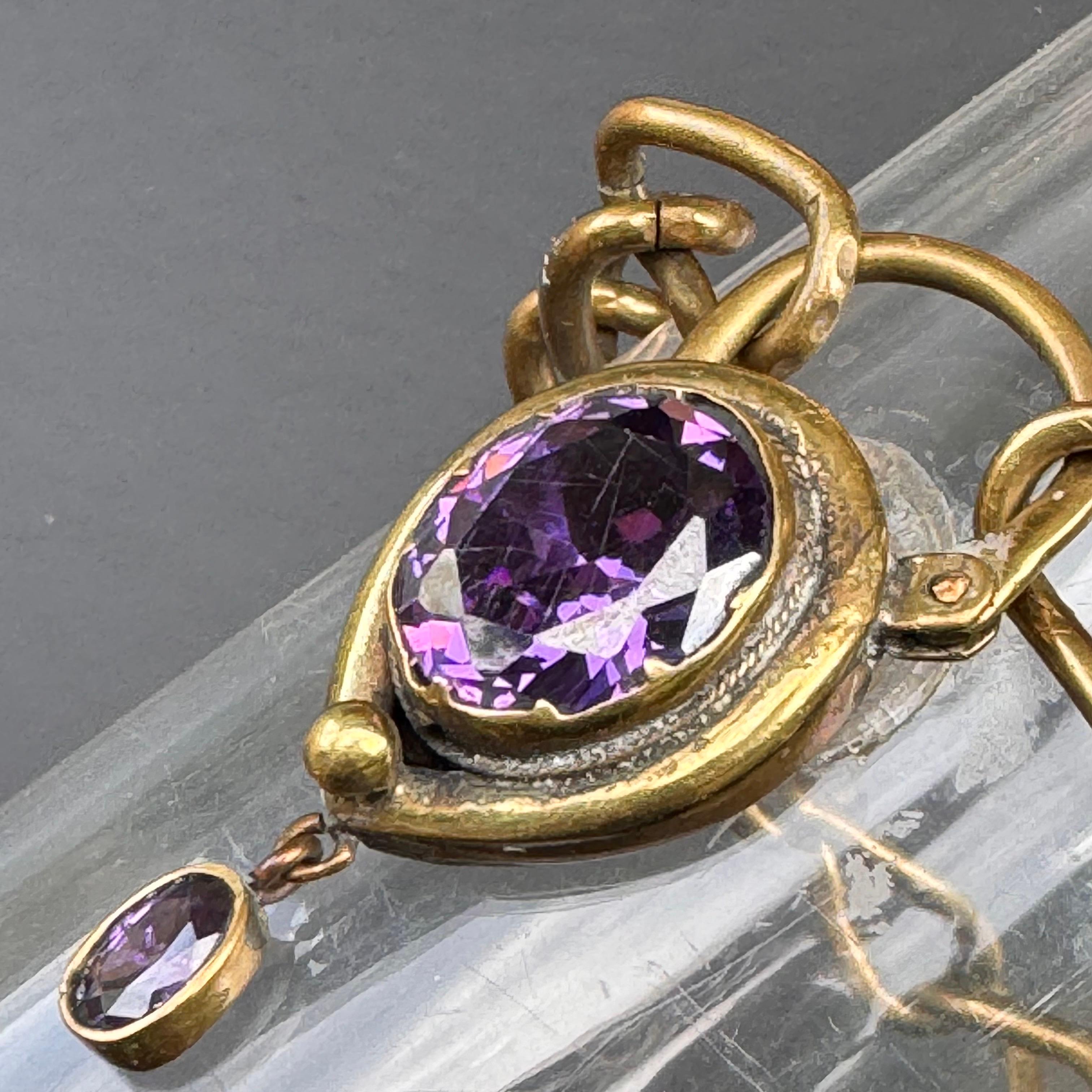 Chaîne victorienne ancienne plaquée or  Bracelet à breloques en forme de cadenas en vente 2