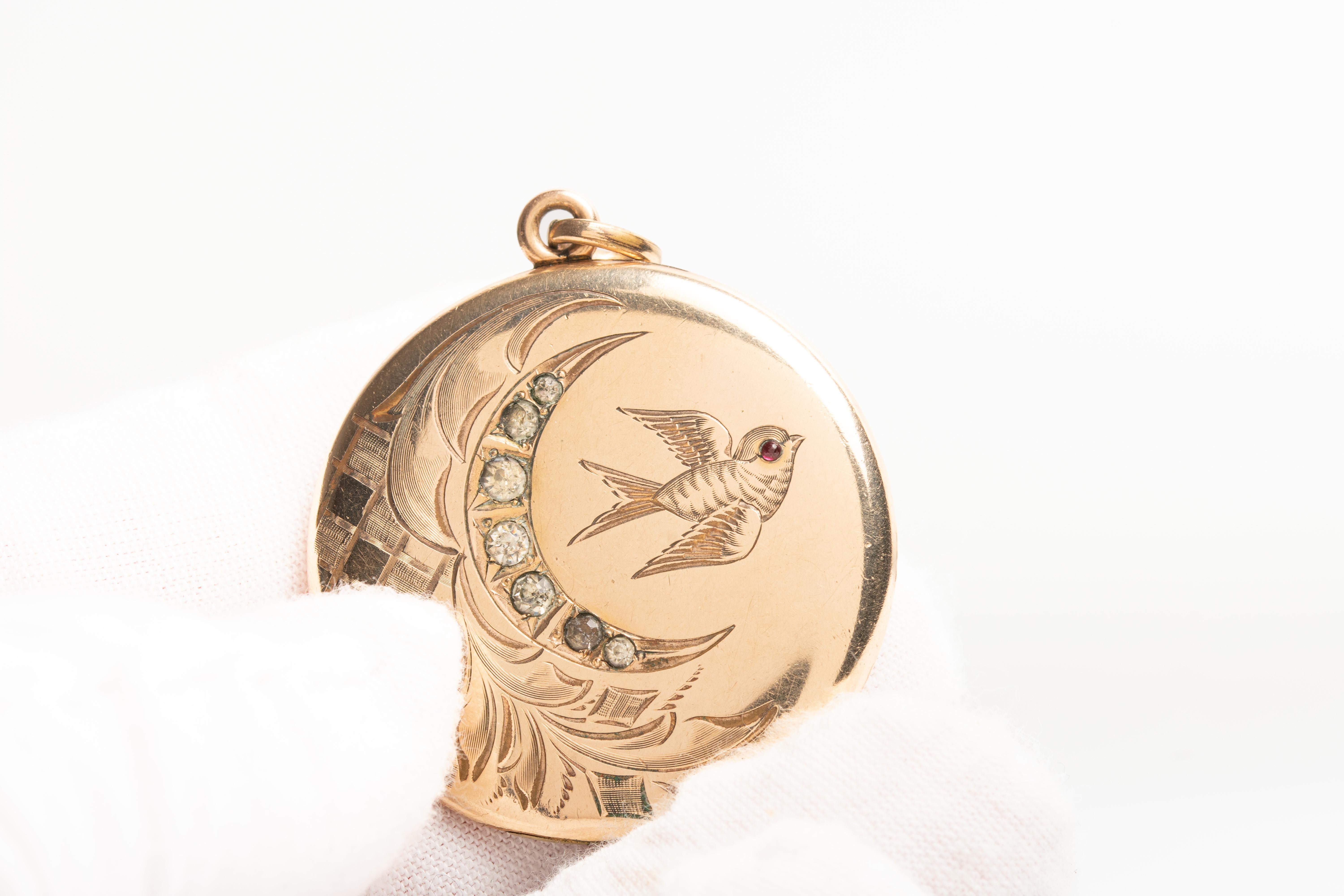 Antique Victorian Gold Plated Crescent Moon And A Swallow Locket In Good Condition In Portland, England