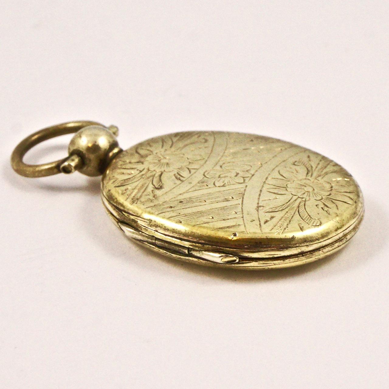 Antique Victorian Gold Plated Hand Engraved Locket with Photograph 1