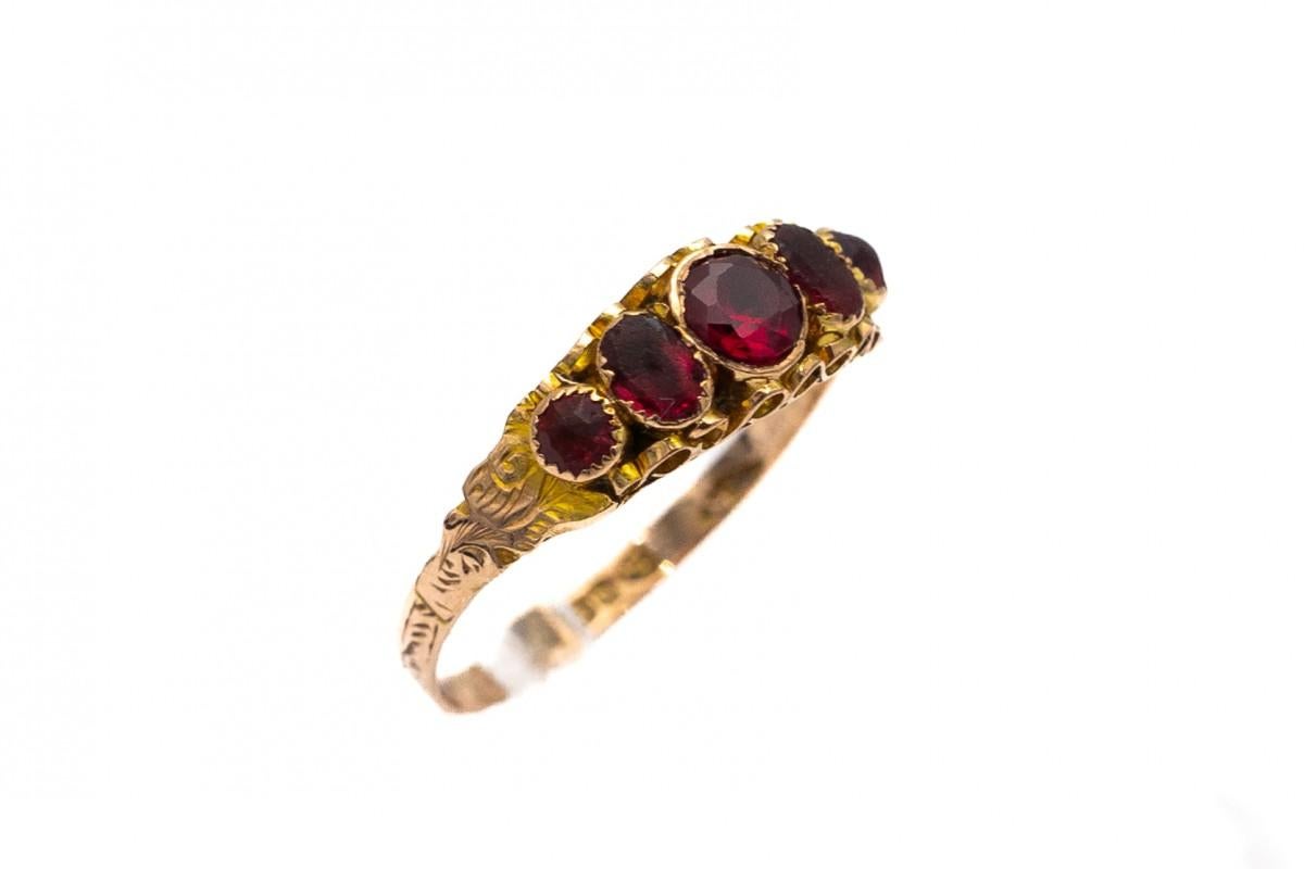 Early Victorian Antique Victorian gold ring with garnets, Great Britain, circa 1915.